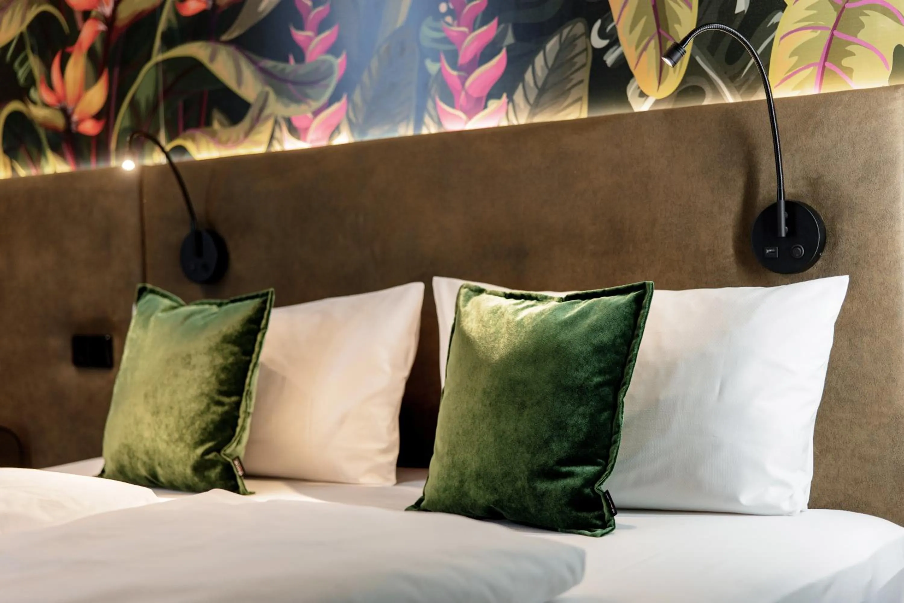 Decorative detail, Bed in Rugs Hotel Augsburg City