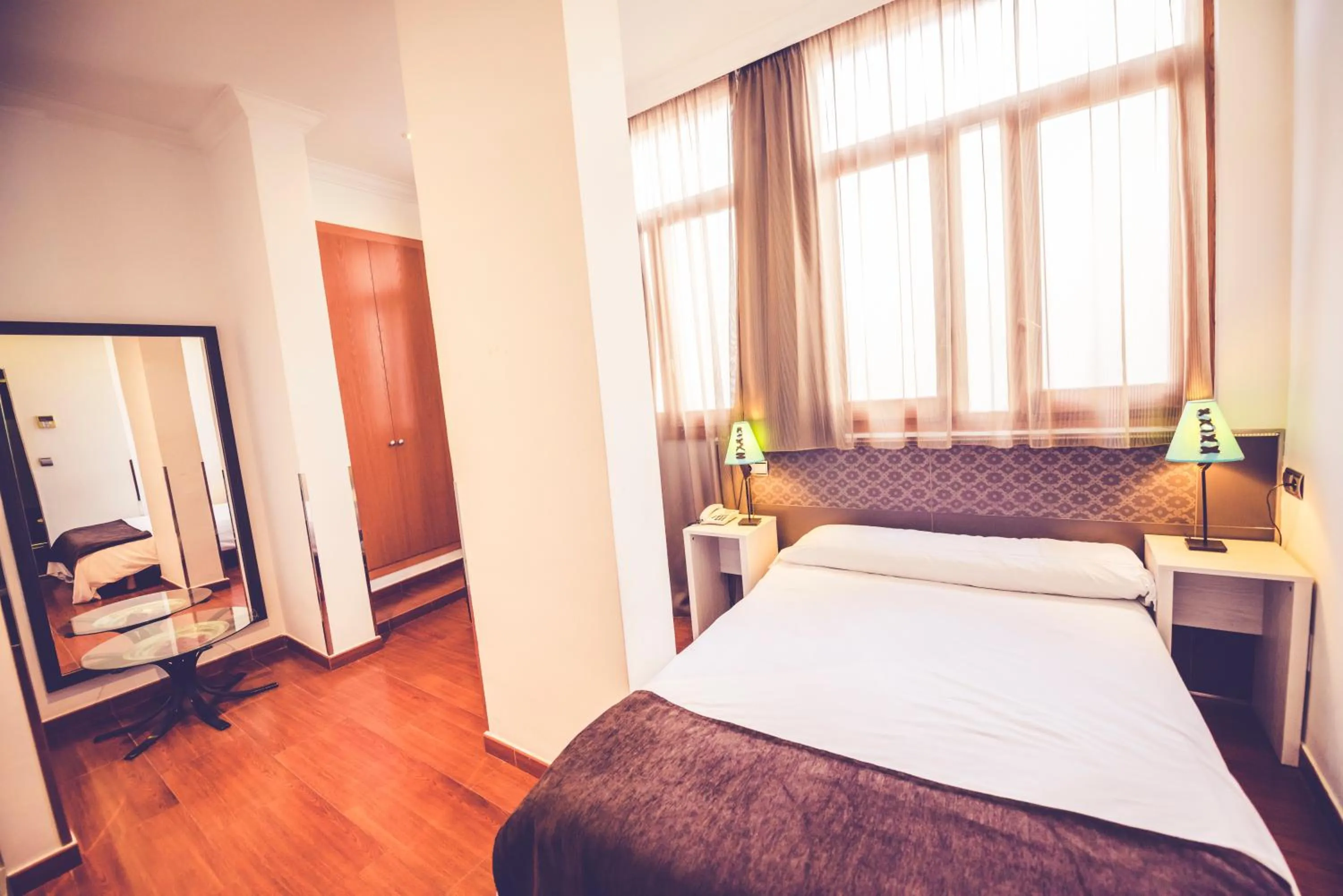 Bed in Hostal Sol Los Angeles