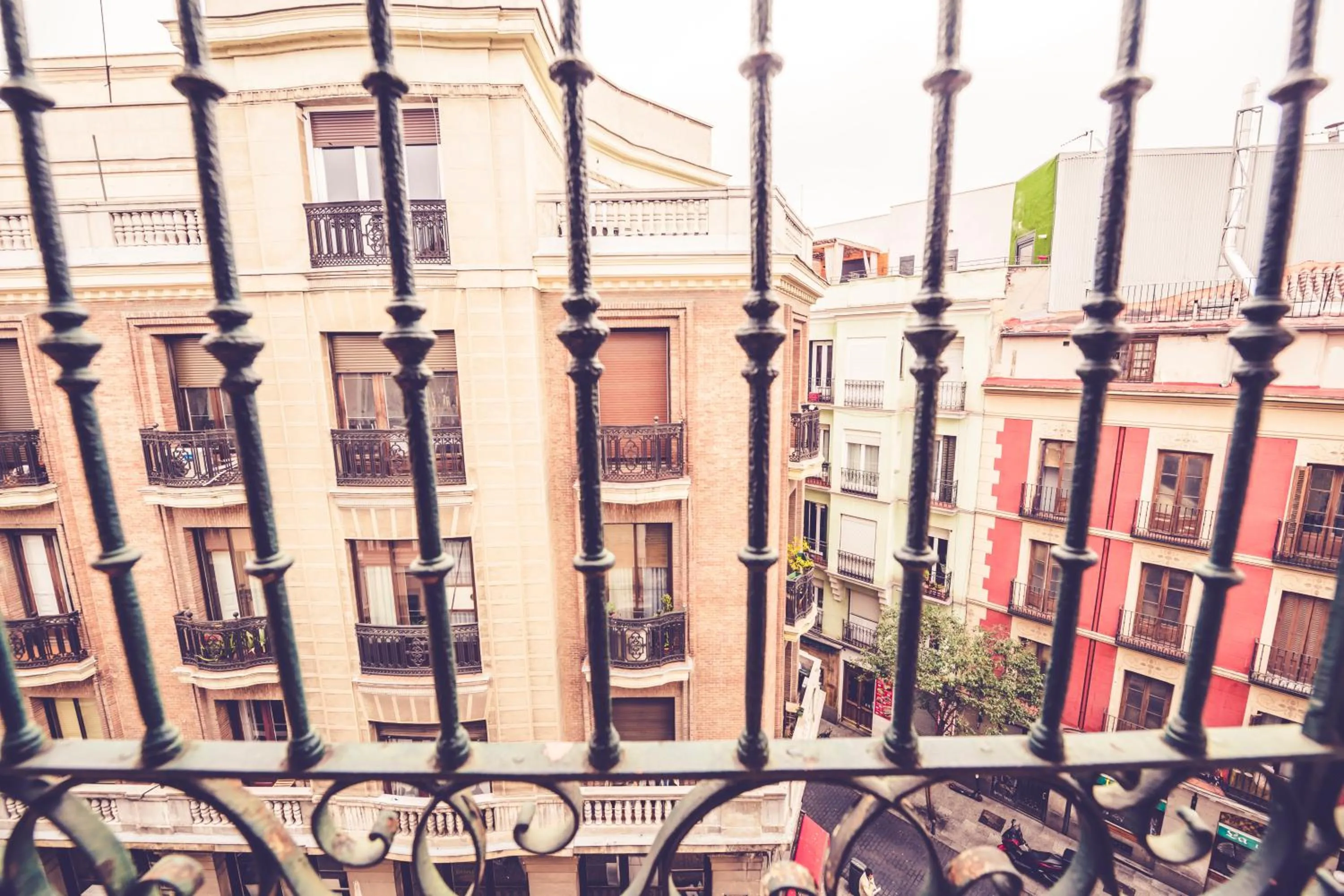 Property building in Hostal Sol Los Angeles