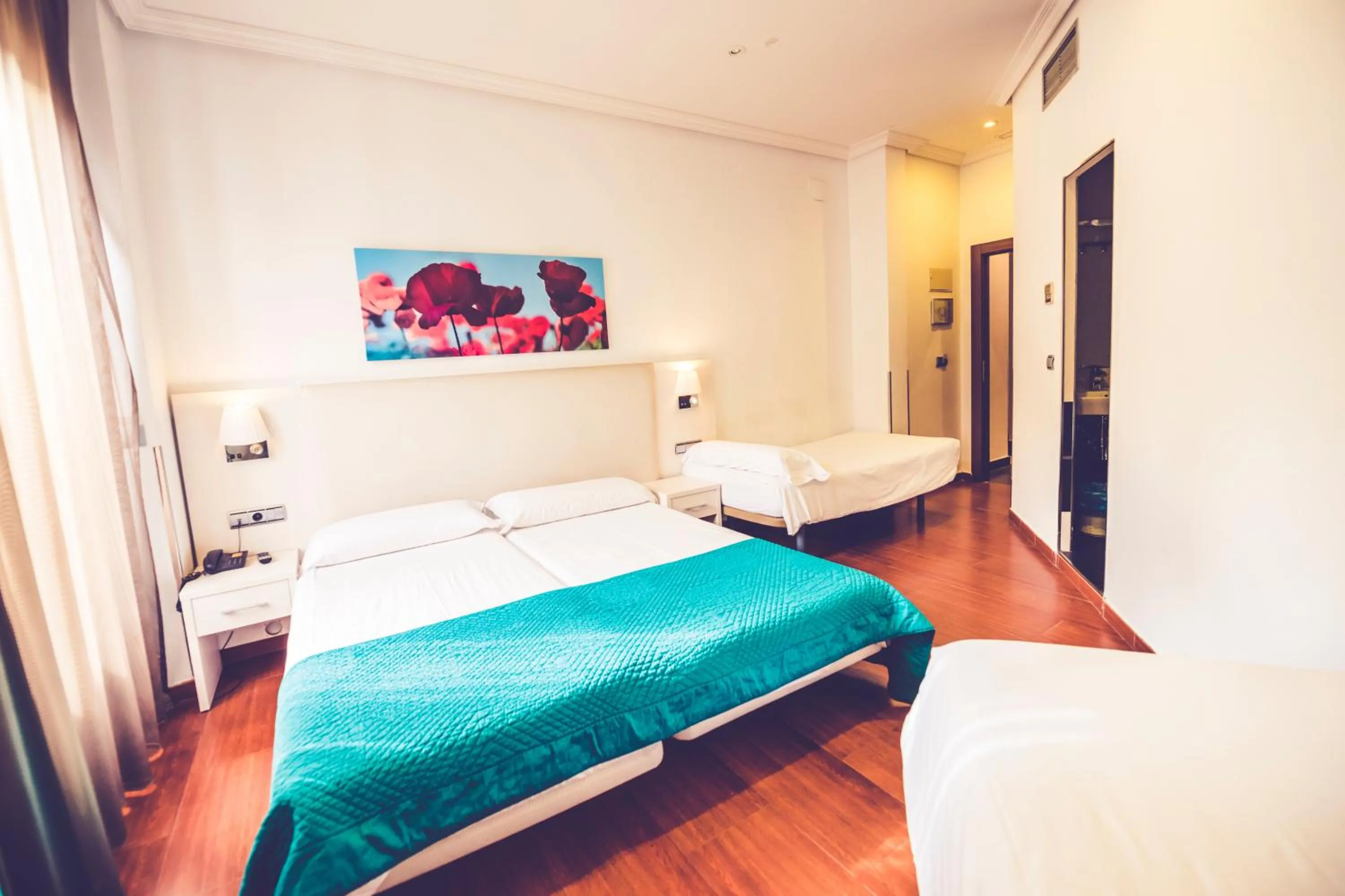 Bed in Hostal Sol Los Angeles