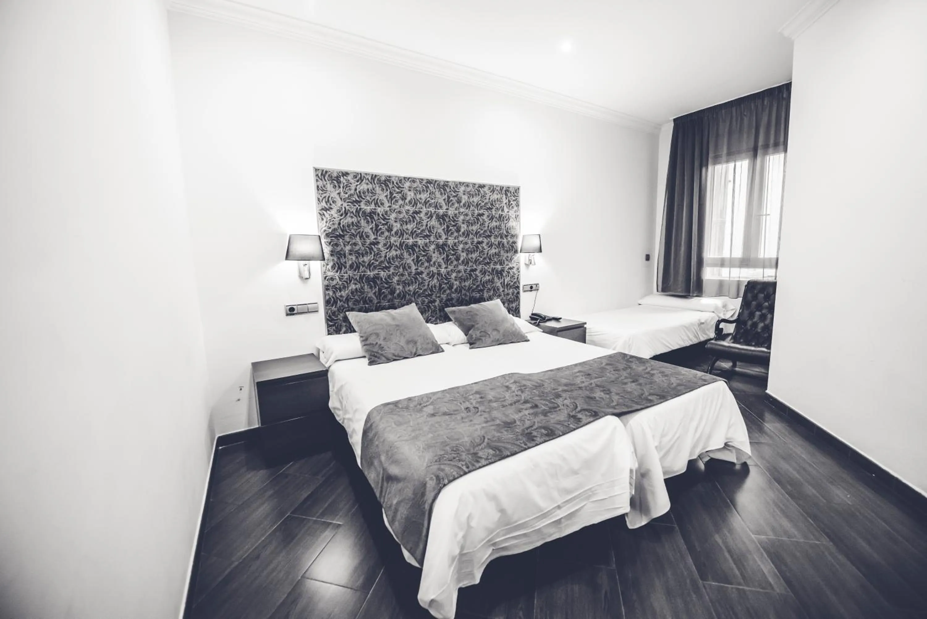 Bed in Hostal Sol Los Angeles