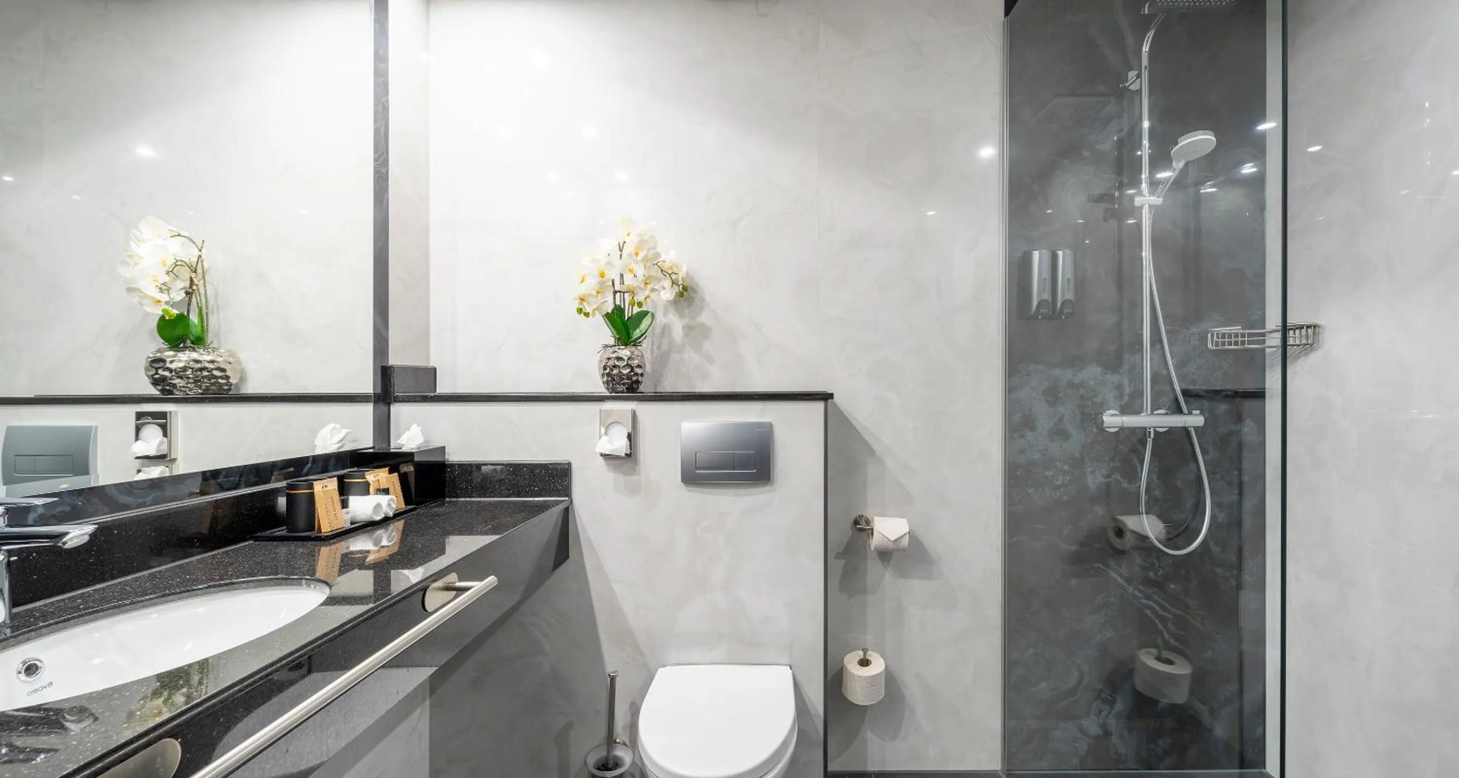 Shower in PLAZA Premium Schwerin Sure Hotel Collection by Best Western