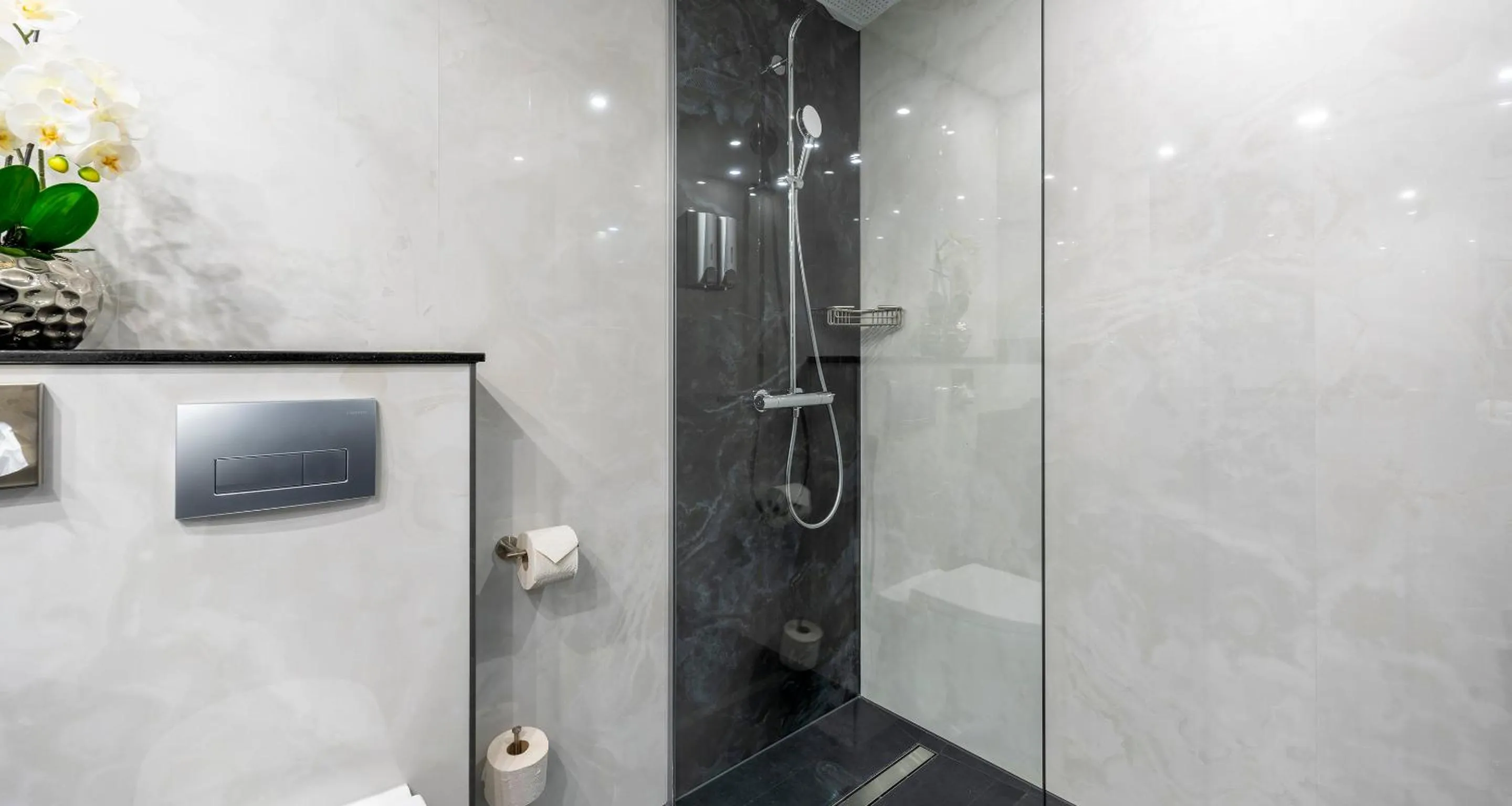 Shower in PLAZA Premium Schwerin Sure Hotel Collection by Best Western