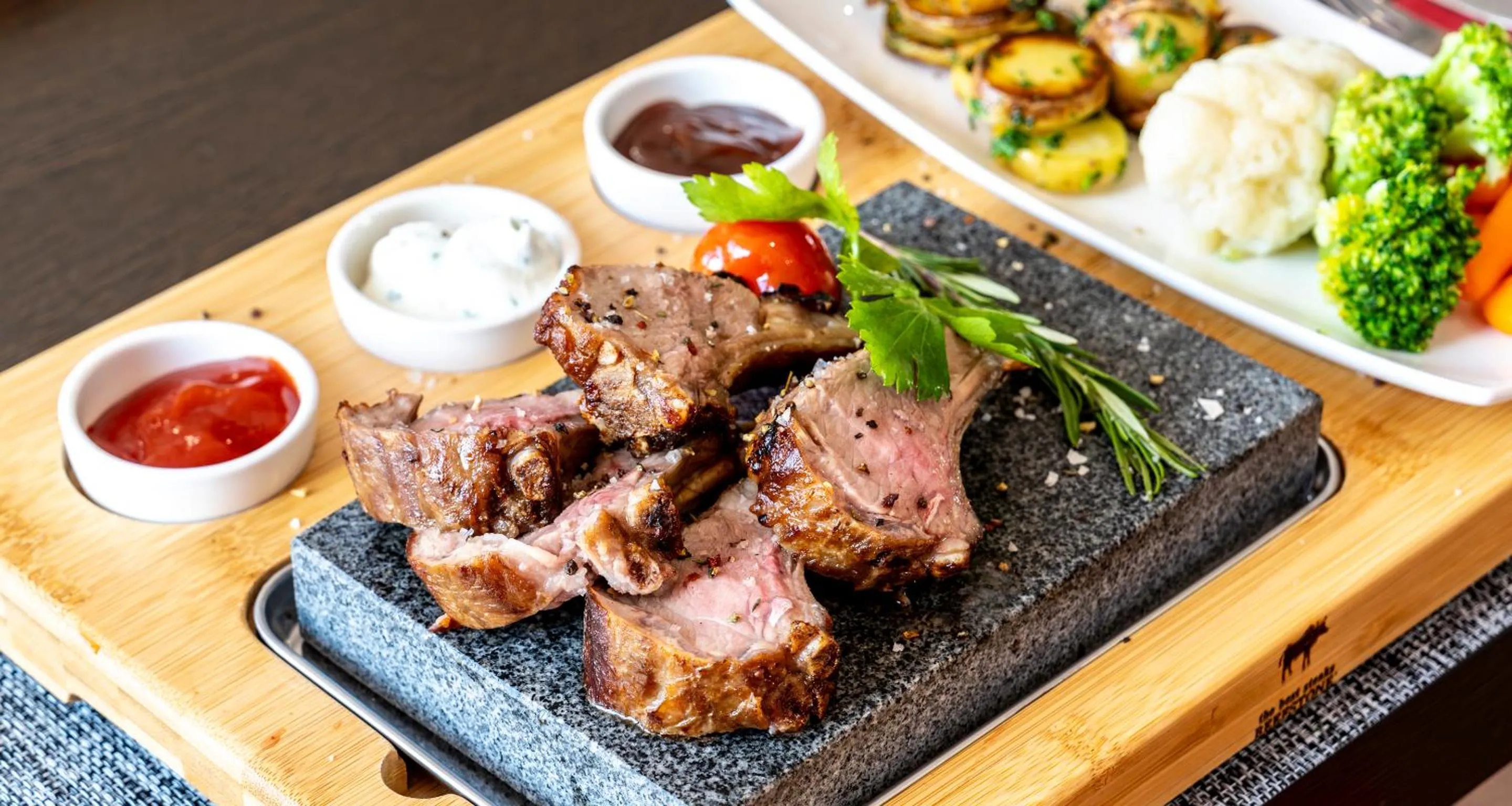 Food and drinks in PLAZA Premium Schwerin Sure Hotel Collection by Best Western