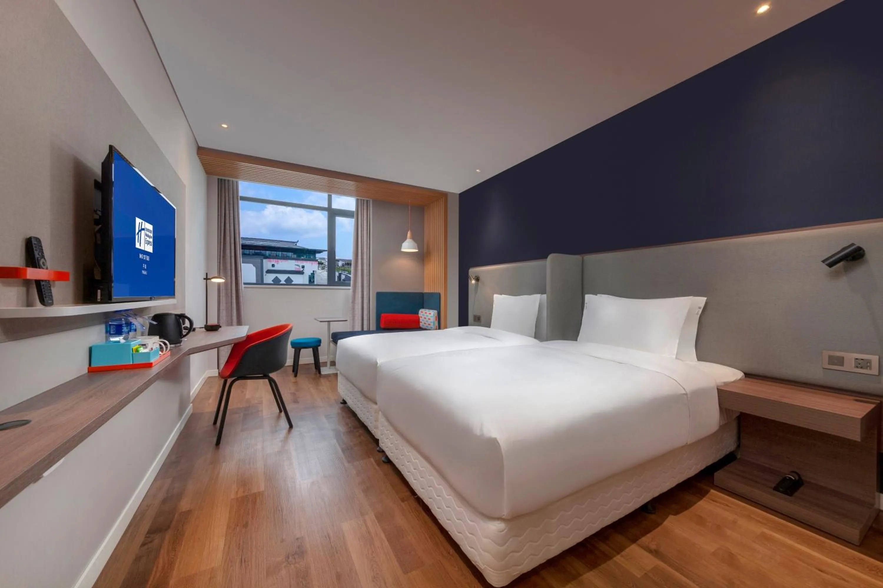 Photo of the whole room in Holiday Inn Express Pinghu by IHG