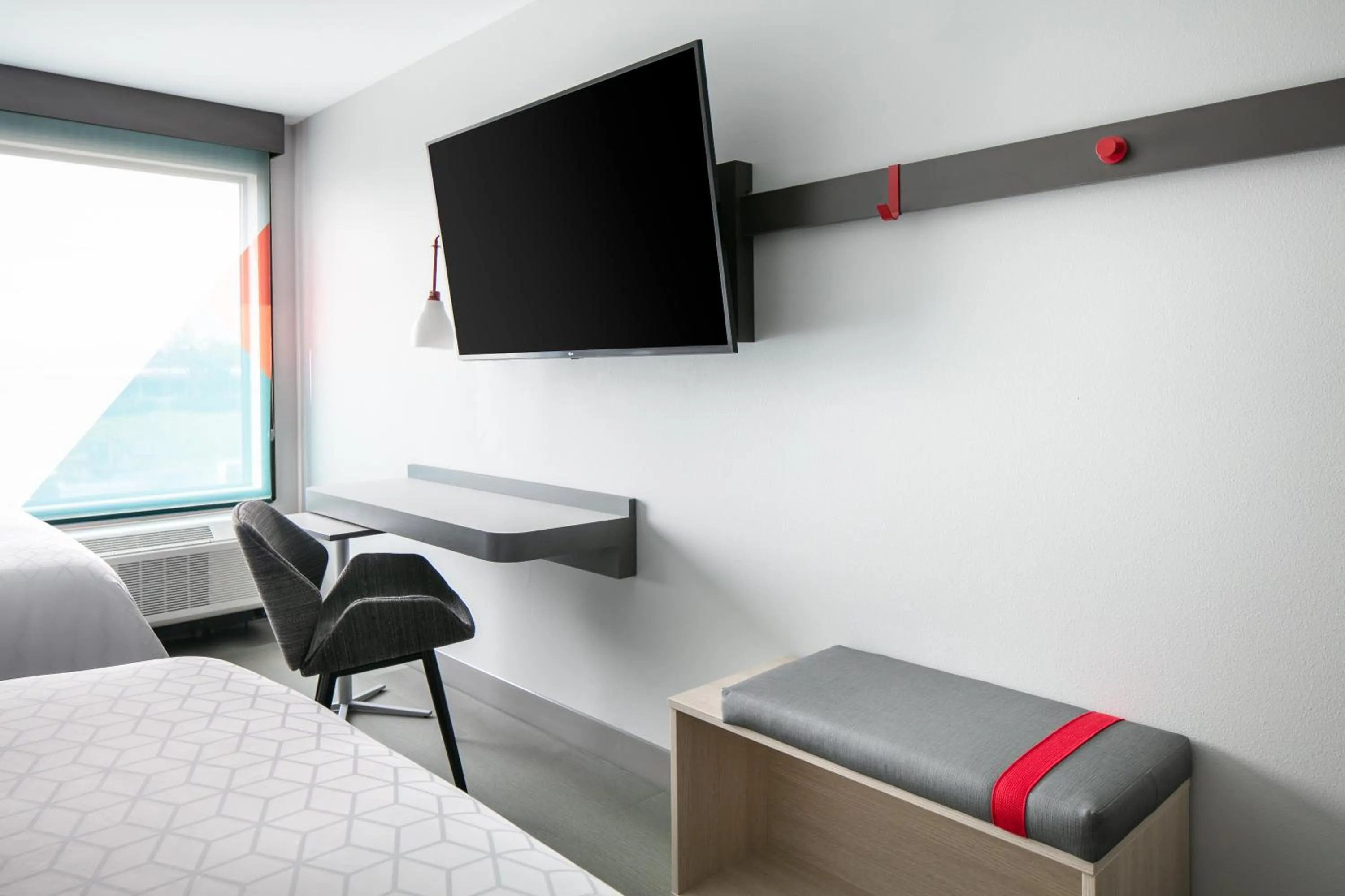 Photo of the whole room, Bed in Avid Hotels - Roseville - Minneapolis North by IHG