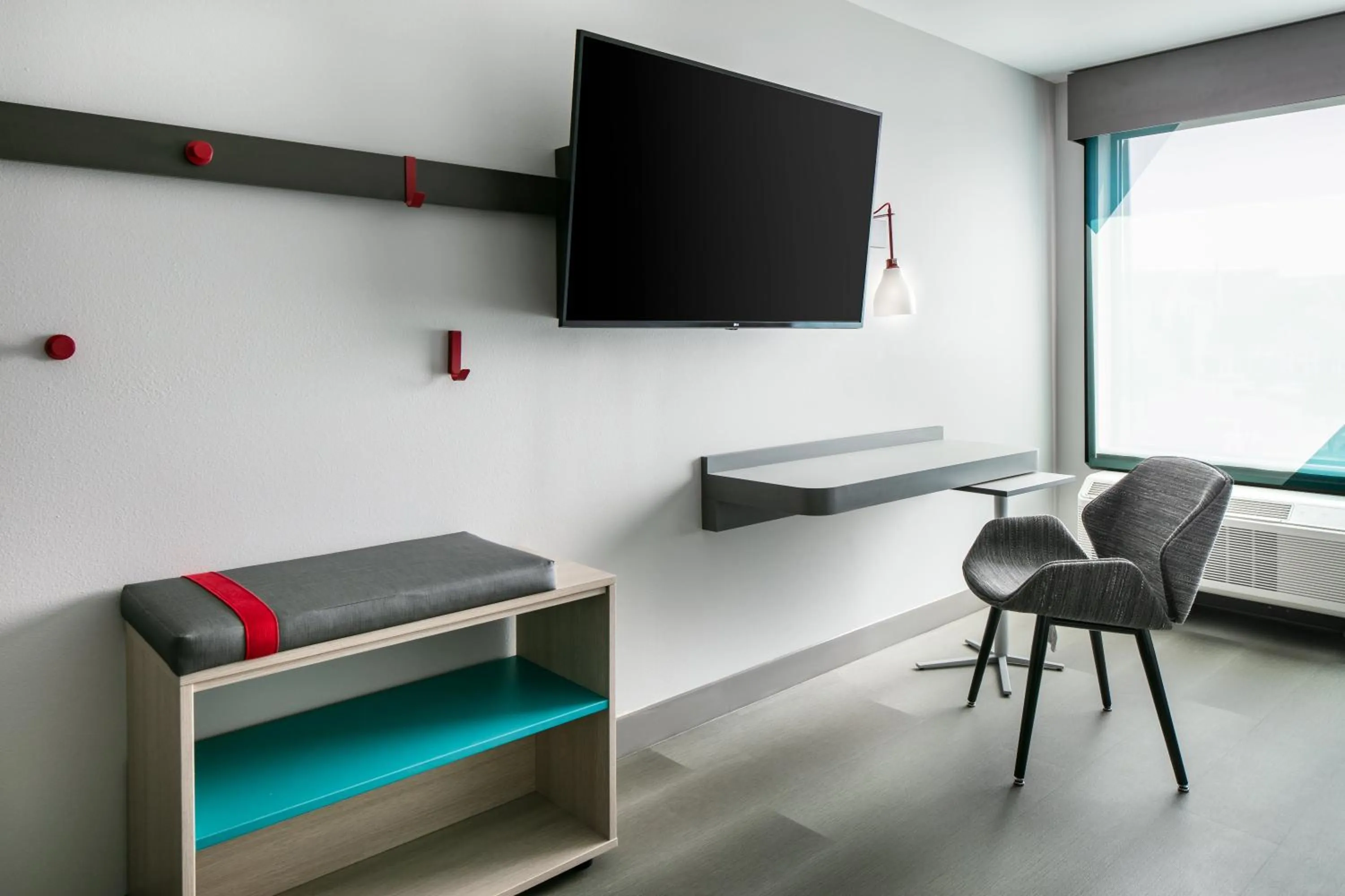 Photo of the whole room, Bed in Avid Hotels - Roseville - Minneapolis North by IHG