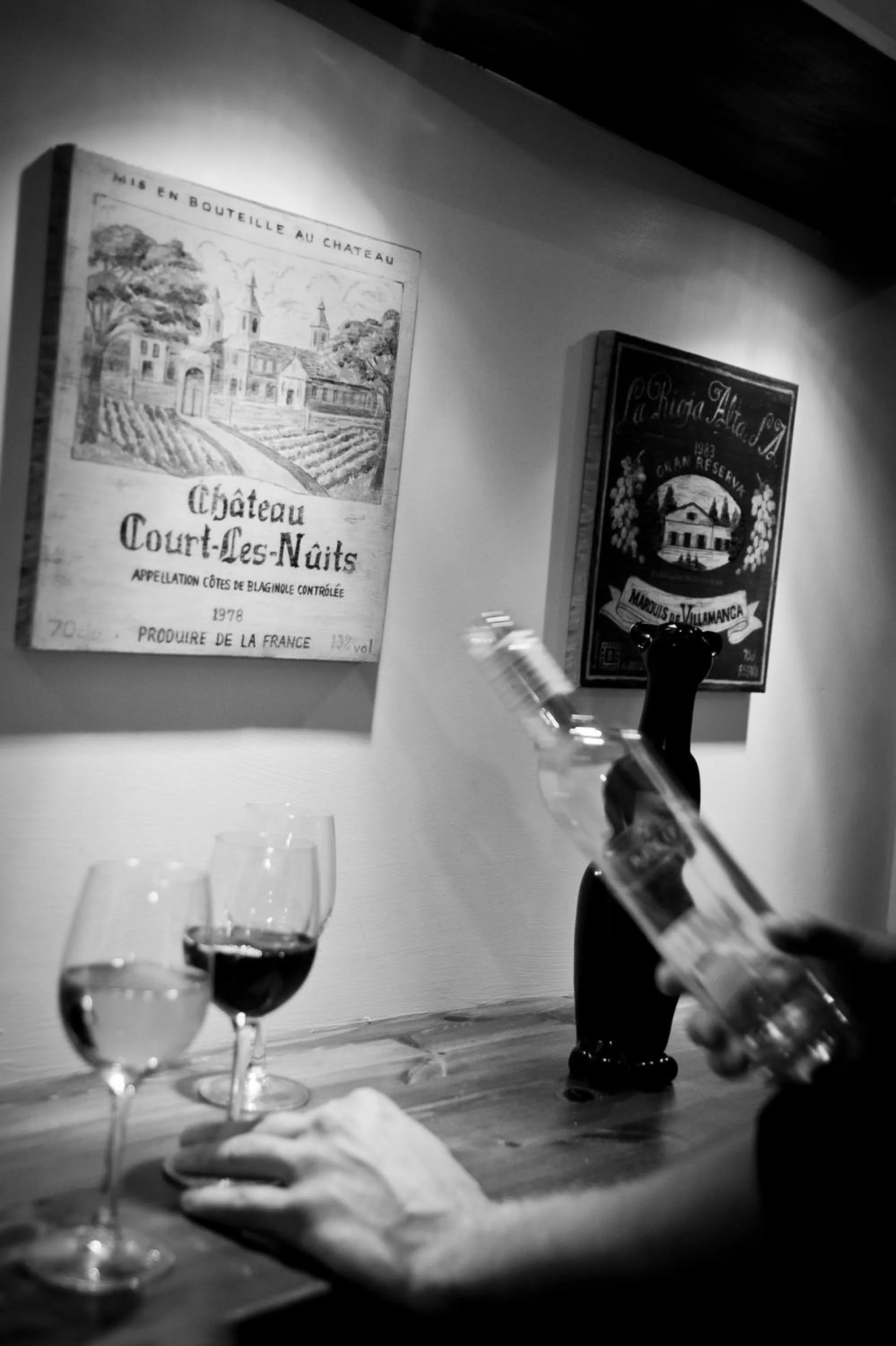 Restaurant/places to eat in Black Cat