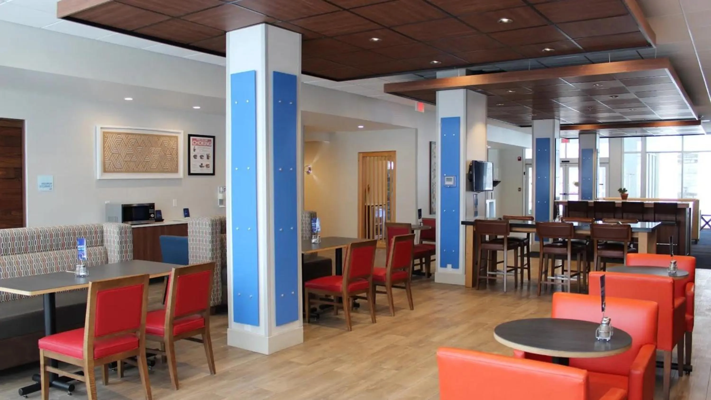 Breakfast in Holiday Inn Express Amherst - Lockport by IHG