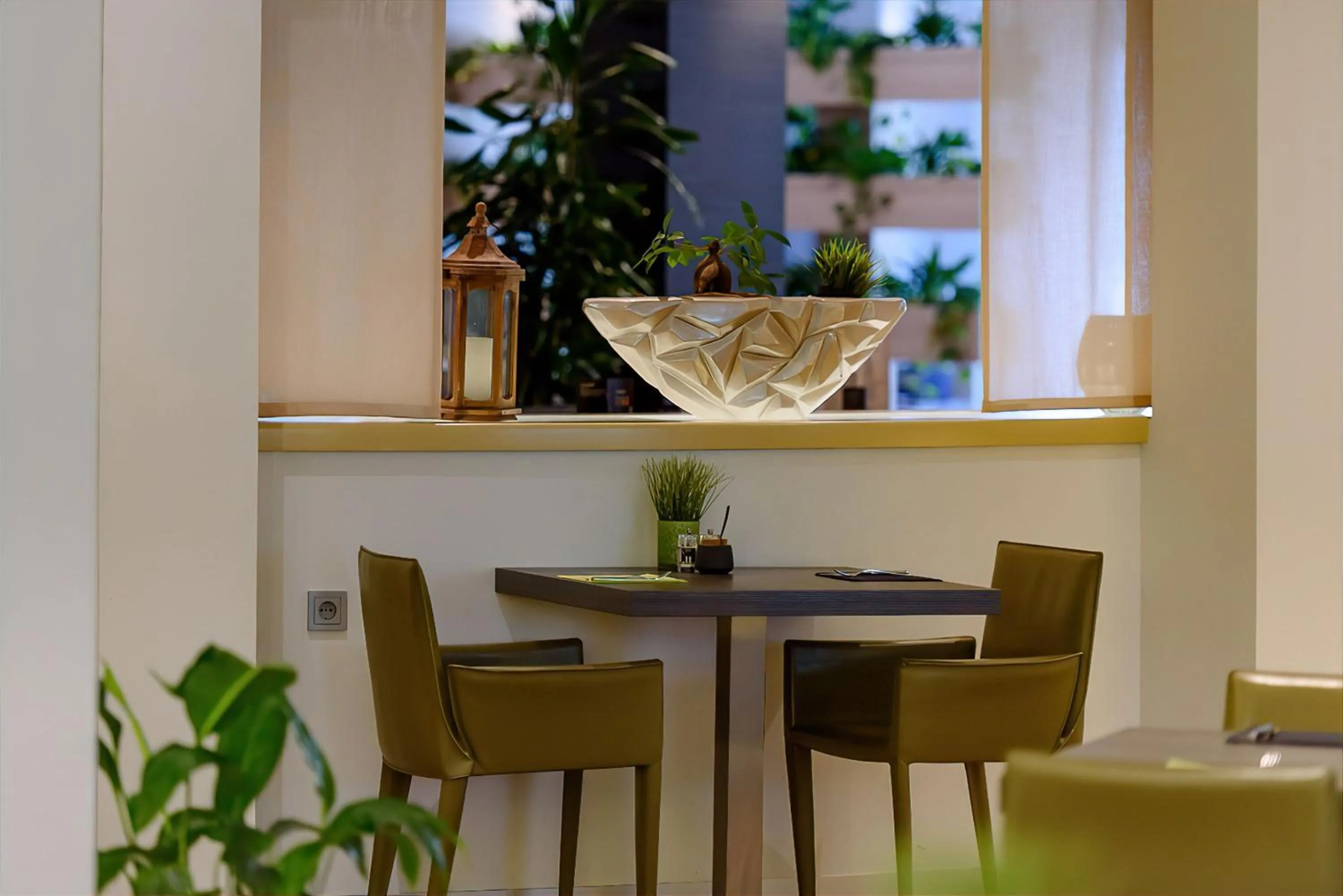 Restaurant/places to eat in Novotel Frankfurt City