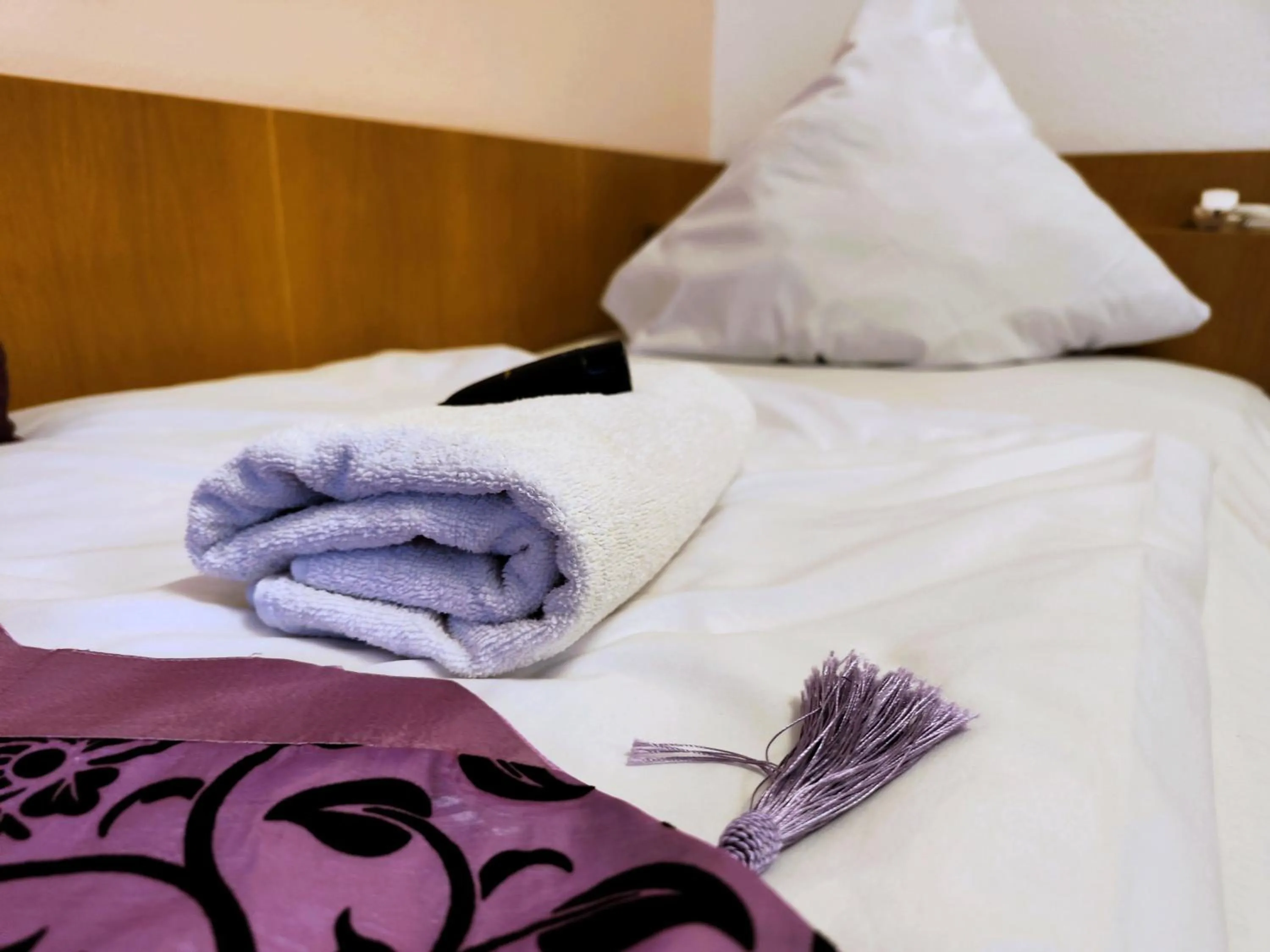 Bed in City Hotel Pforzheim