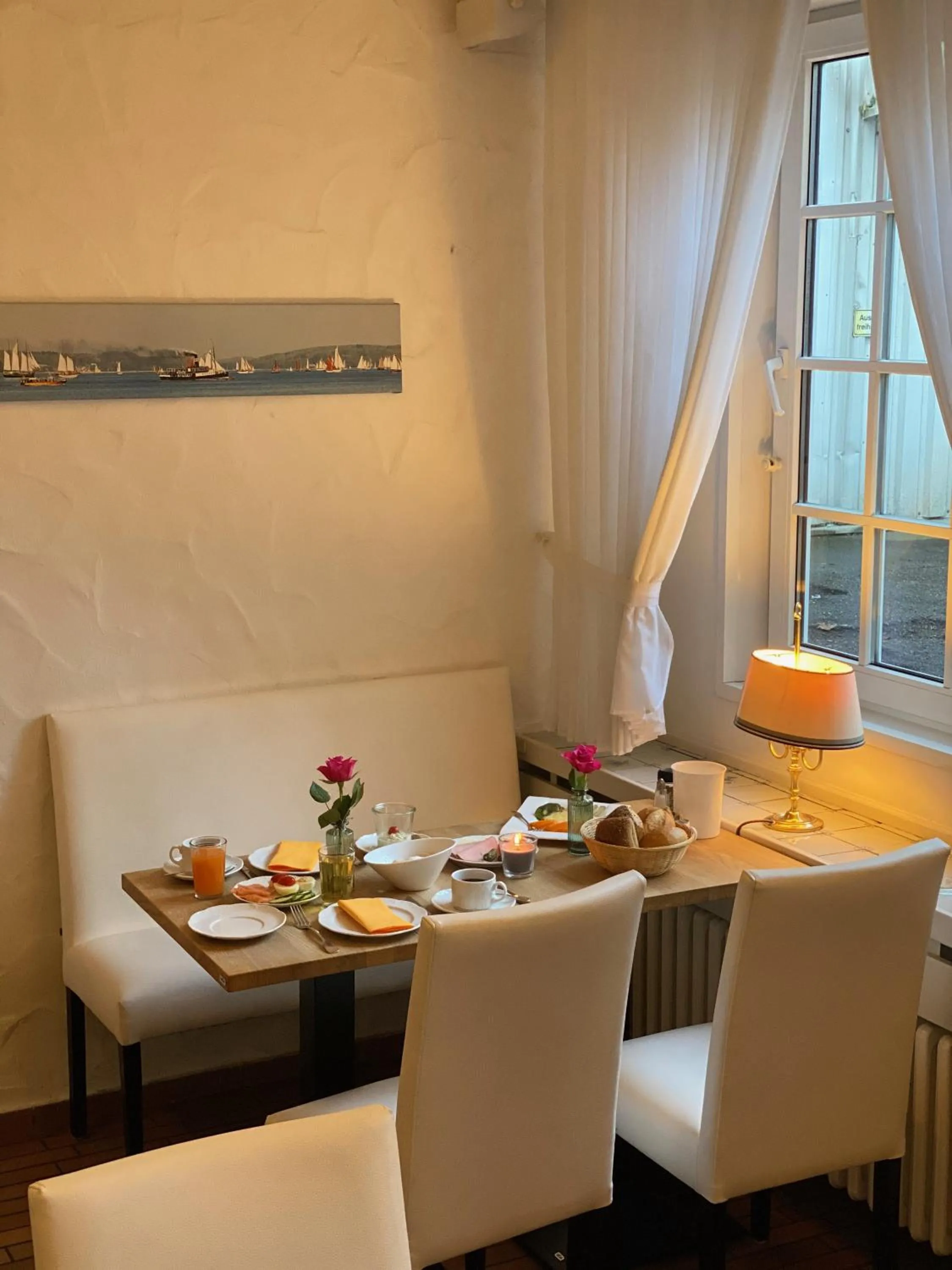 Dining area in Hotel Flensburger Hof