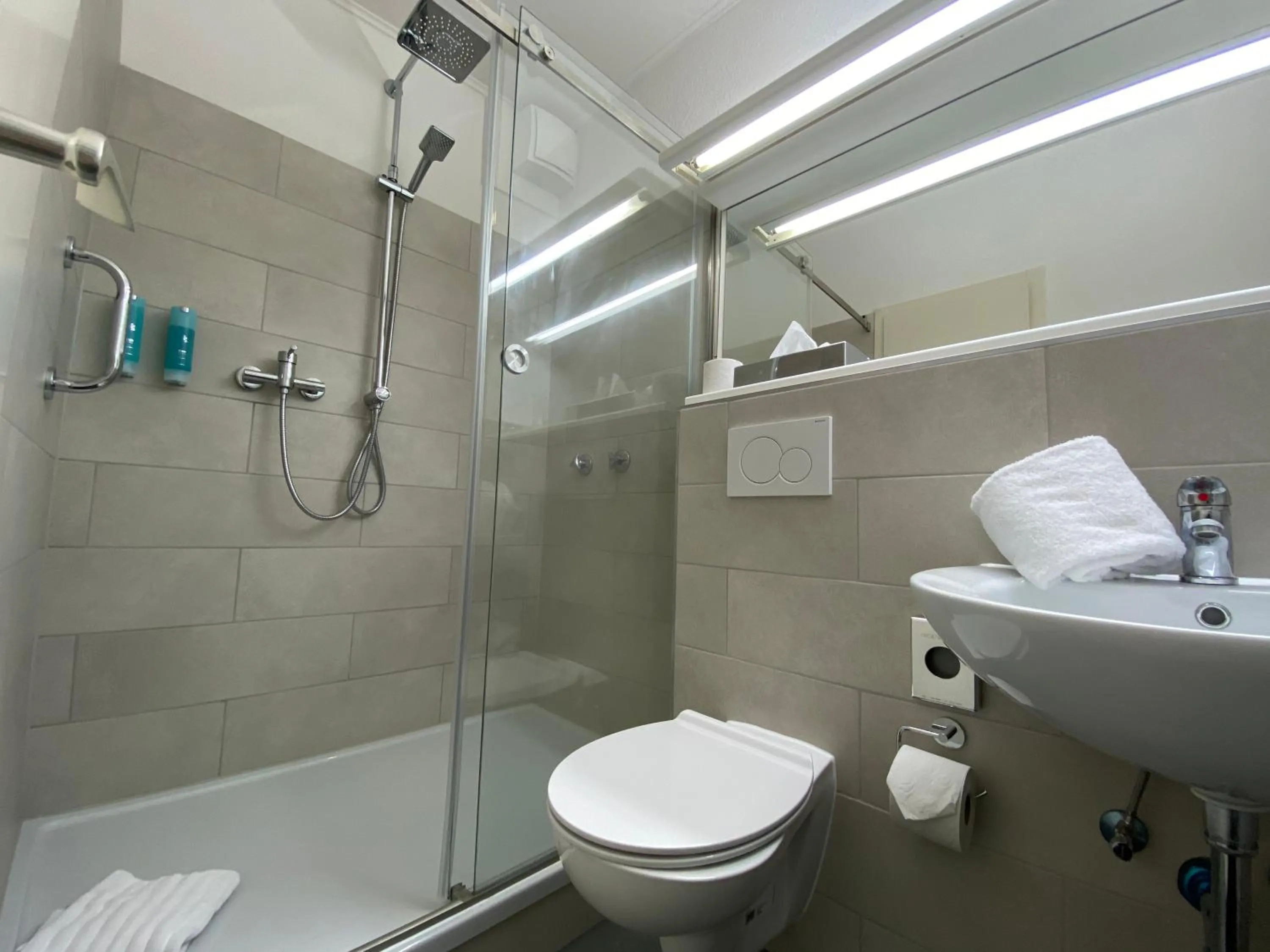 Bathroom in Hotel Flensburger Hof