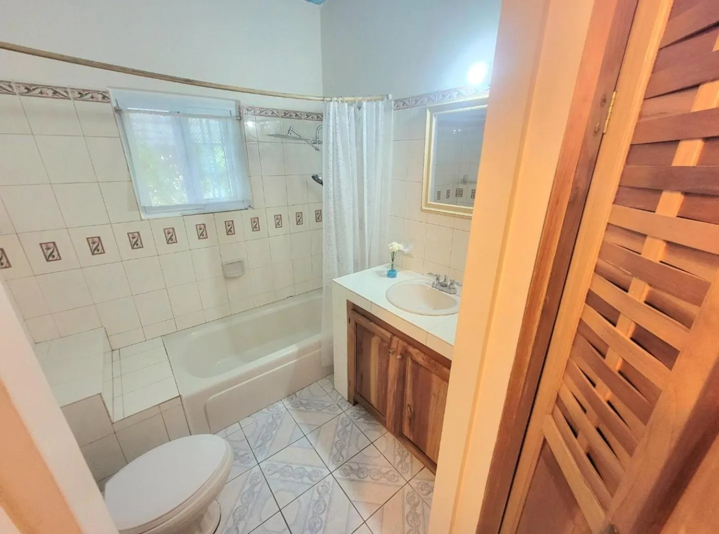 Bathroom in Green's Palace Jamaica