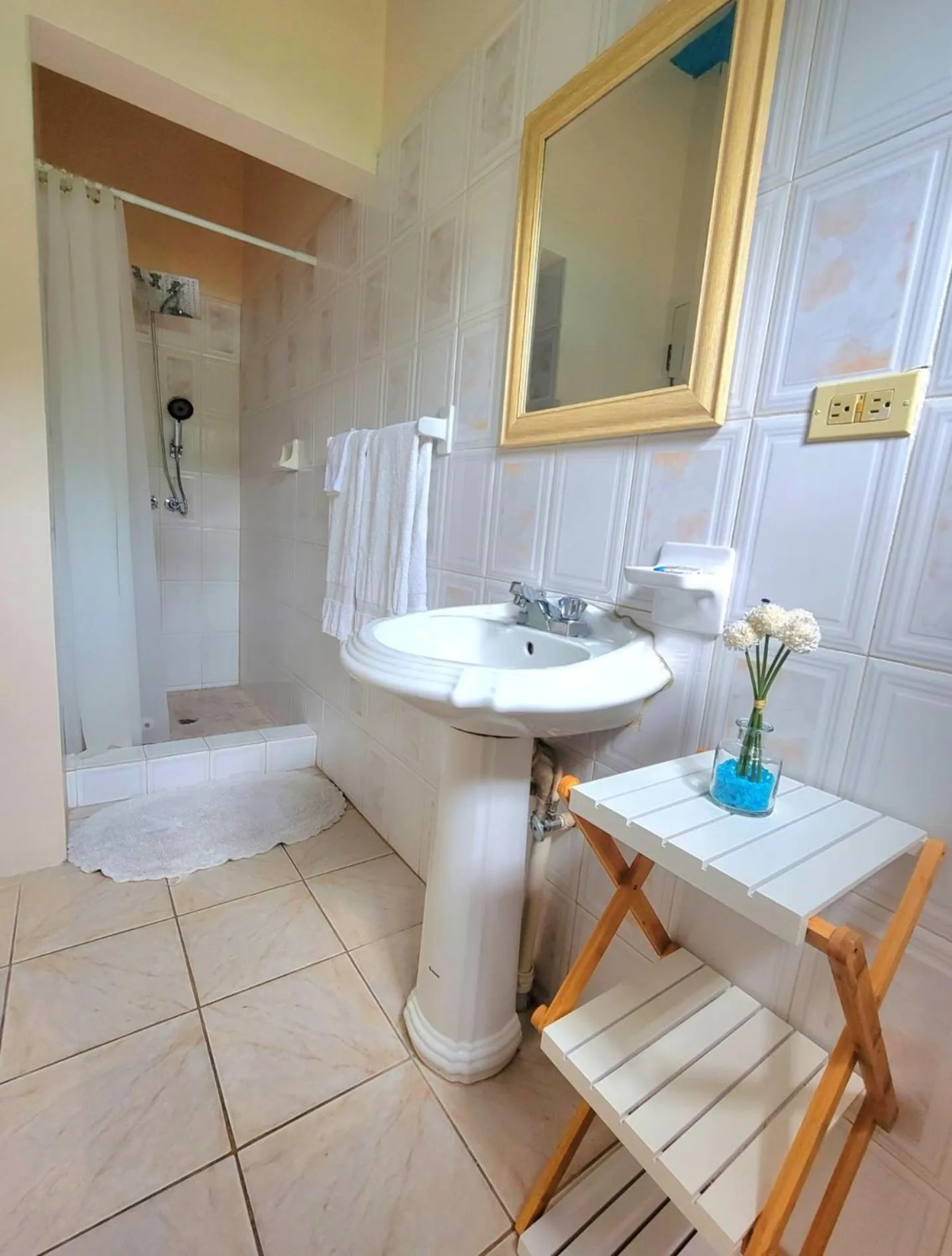 Bathroom in Green's Palace Jamaica