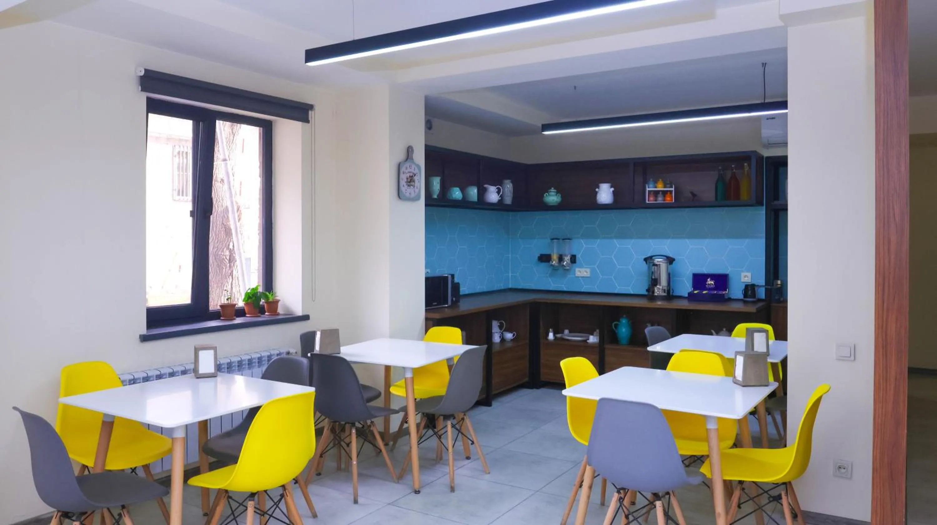 Restaurant/places to eat in MANDARIN Hotel