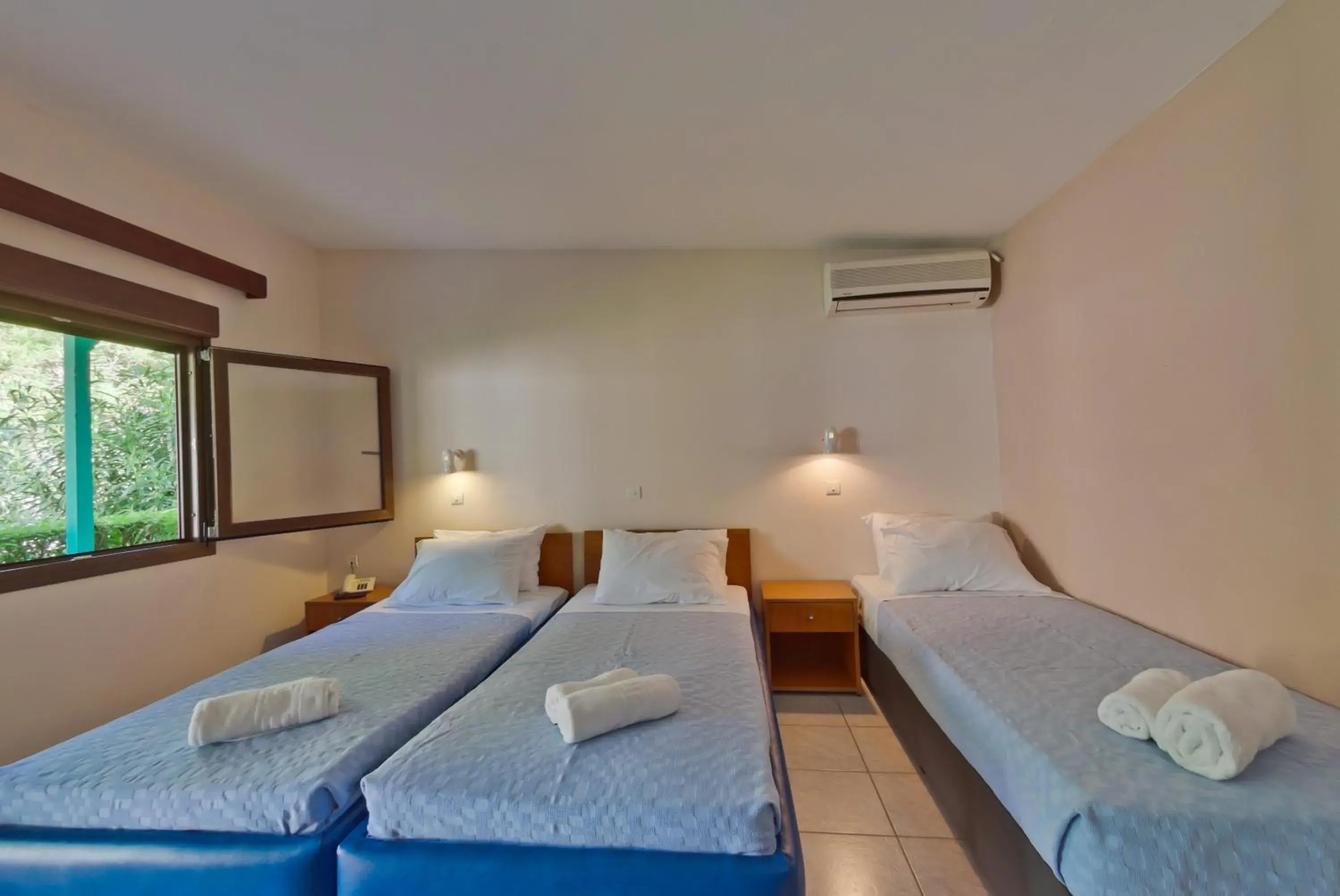 Standard Triple Room in Olympios Zeus Standard Triple Room in Olympios Zeus