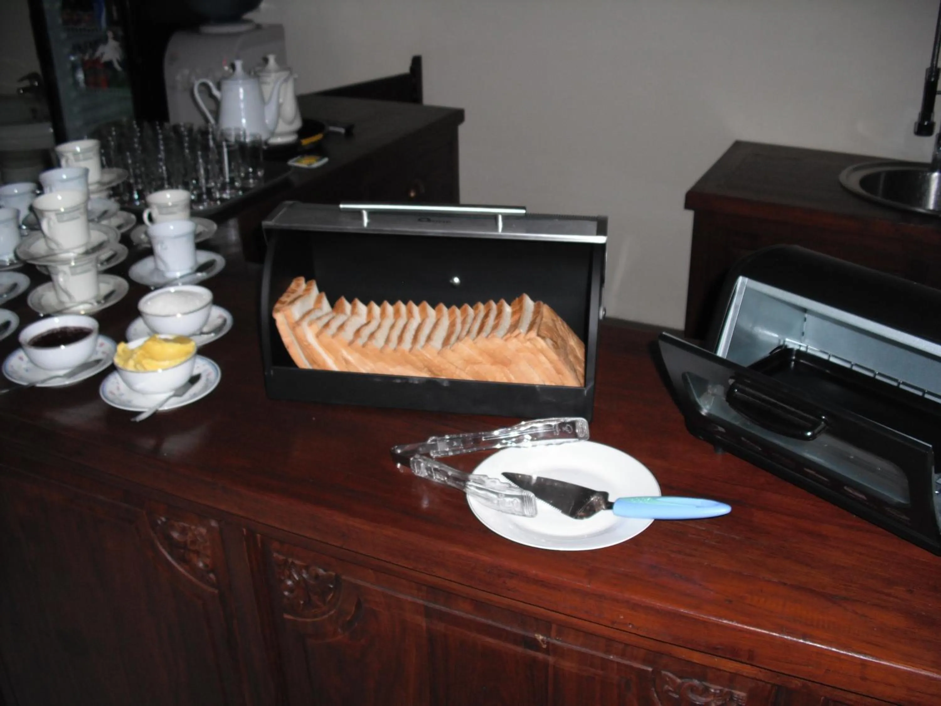 Restaurant/places to eat in Griya Yunika