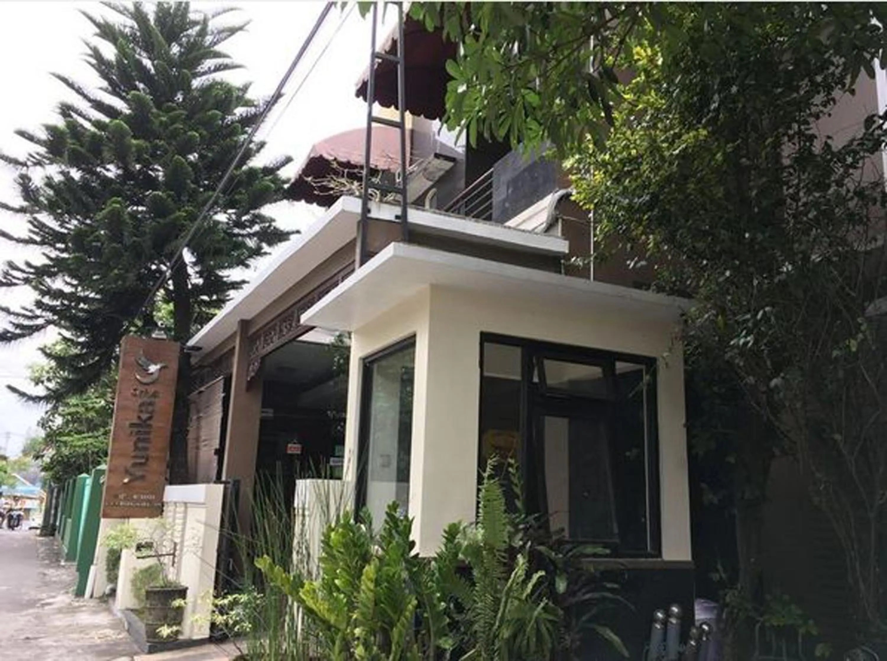 Street view in Griya Yunika