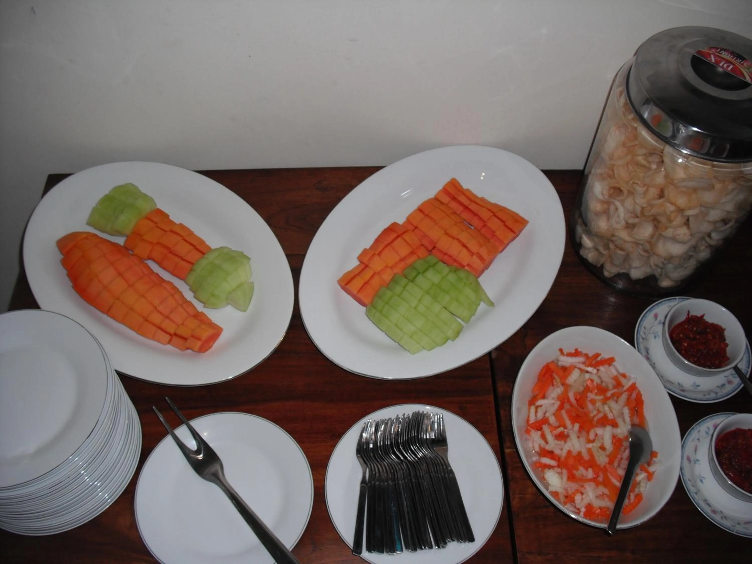 Restaurant/places to eat in Griya Yunika