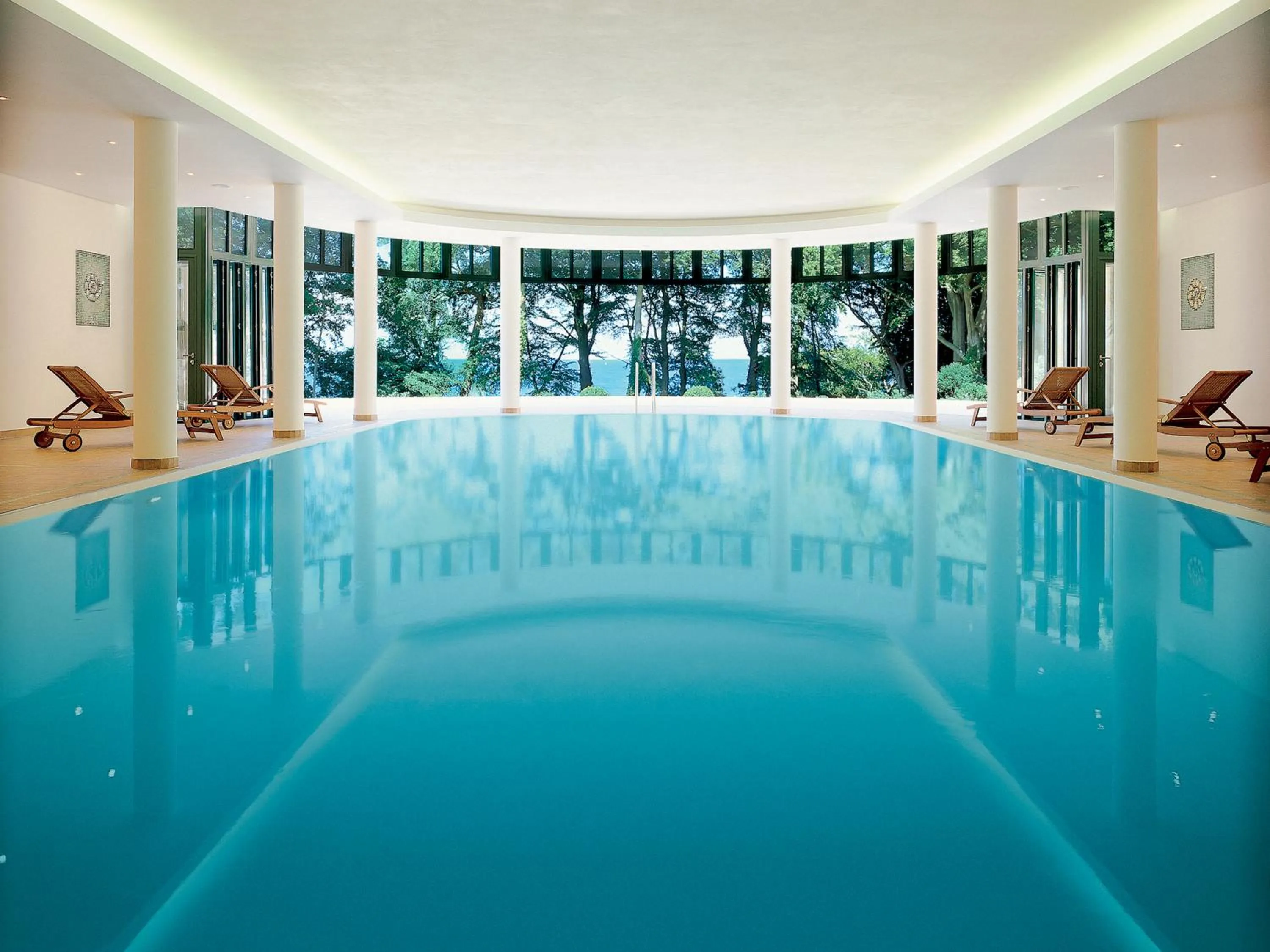 Swimming pool in aja Nordperd & Villen Göhren