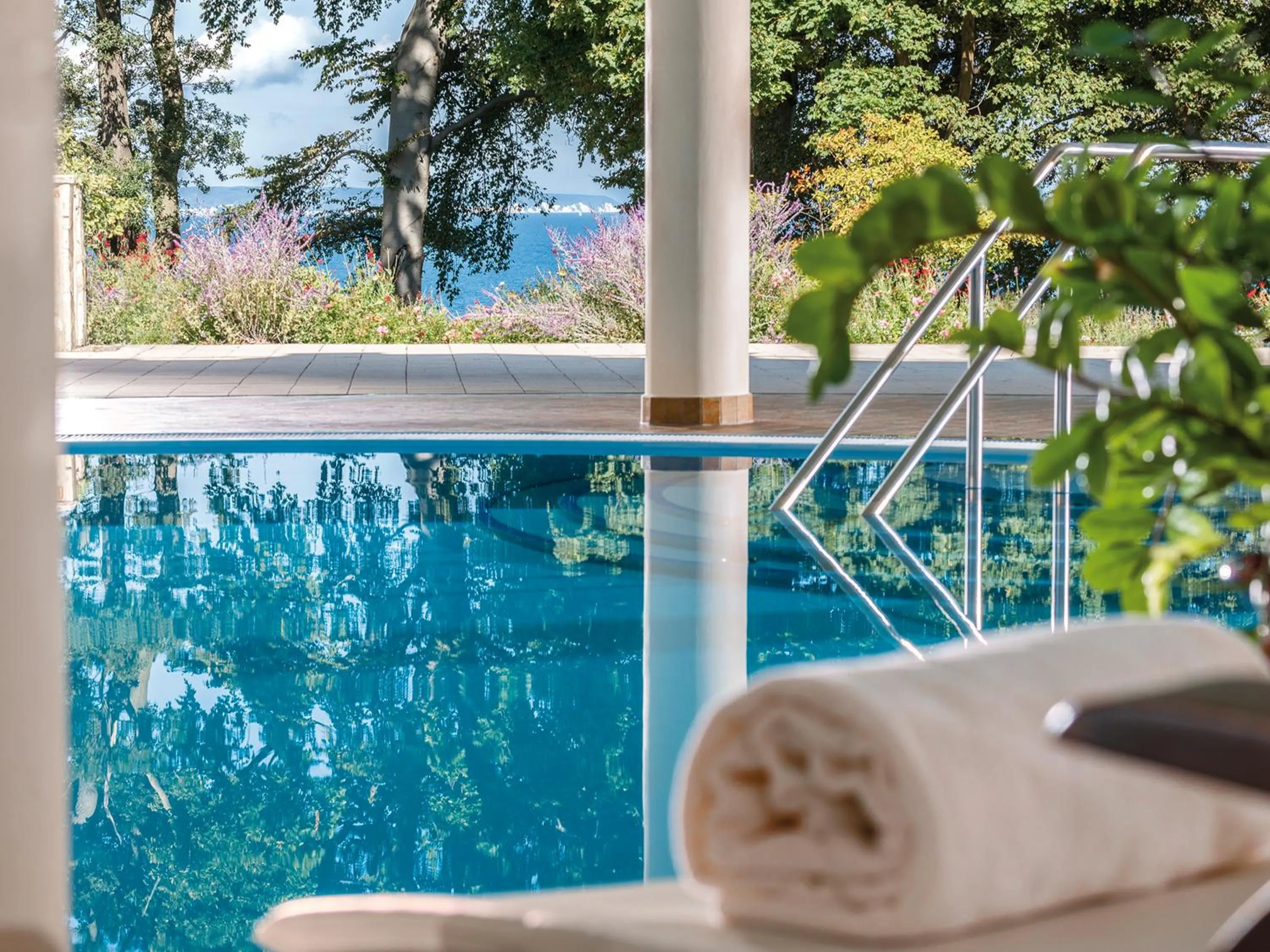 Pool view in aja Nordperd & Villen Göhren