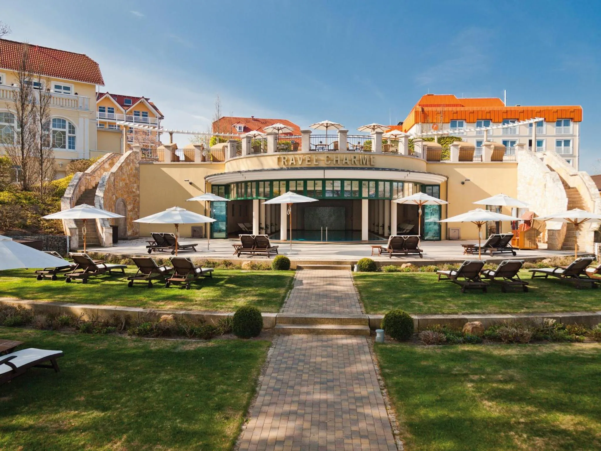 Facade/entrance in aja Nordperd & Villen Göhren