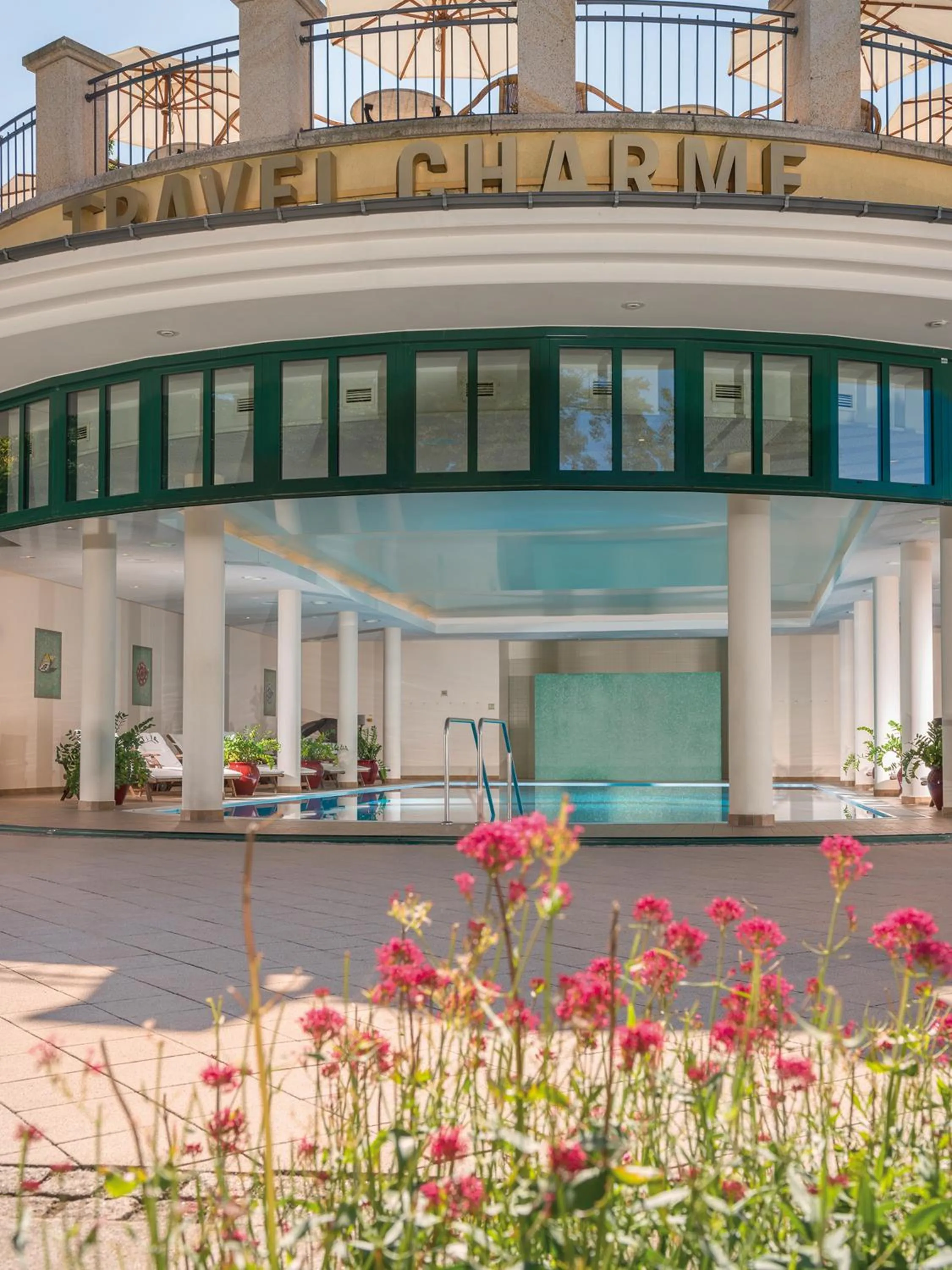 Swimming pool in aja Nordperd & Villen Göhren