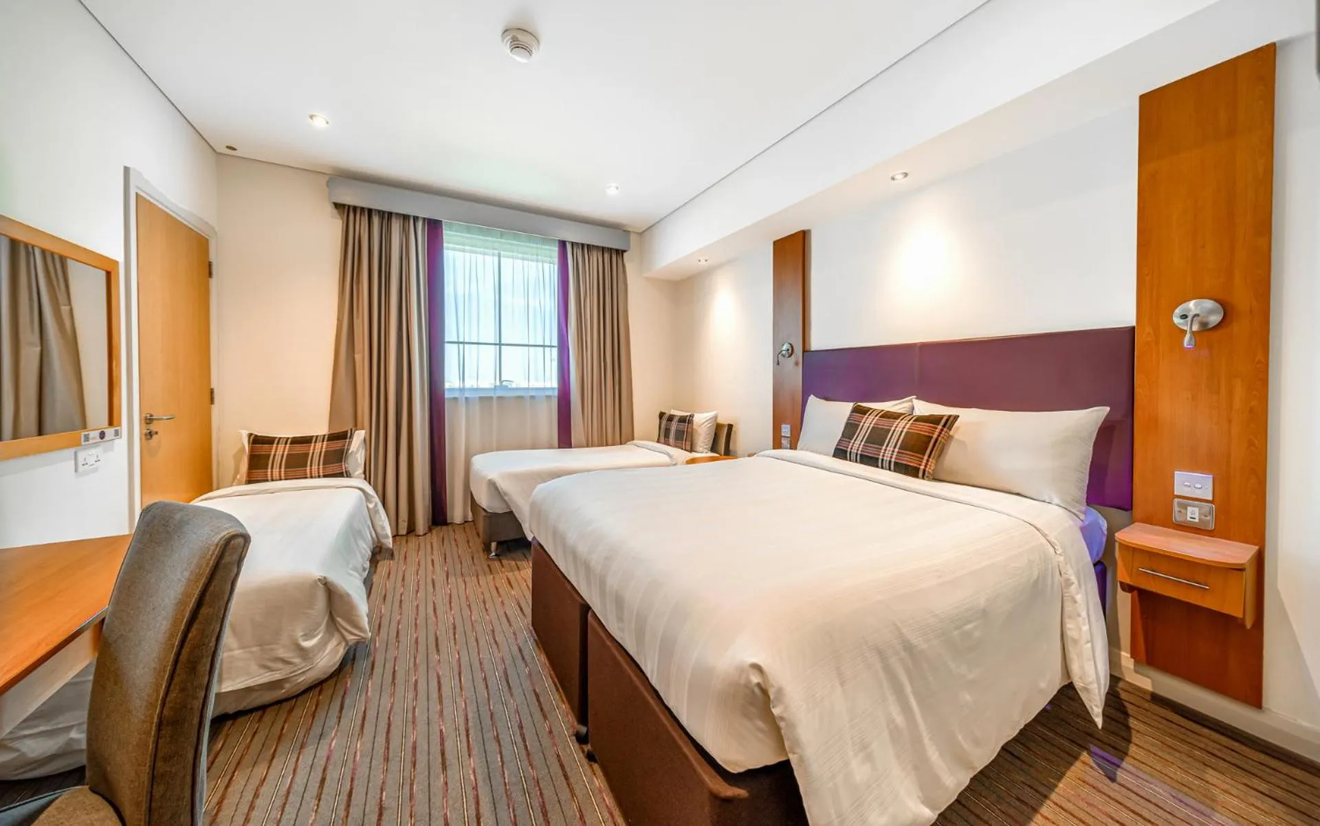 Bed in Premier Inn Abu Dhabi Airport Business Park