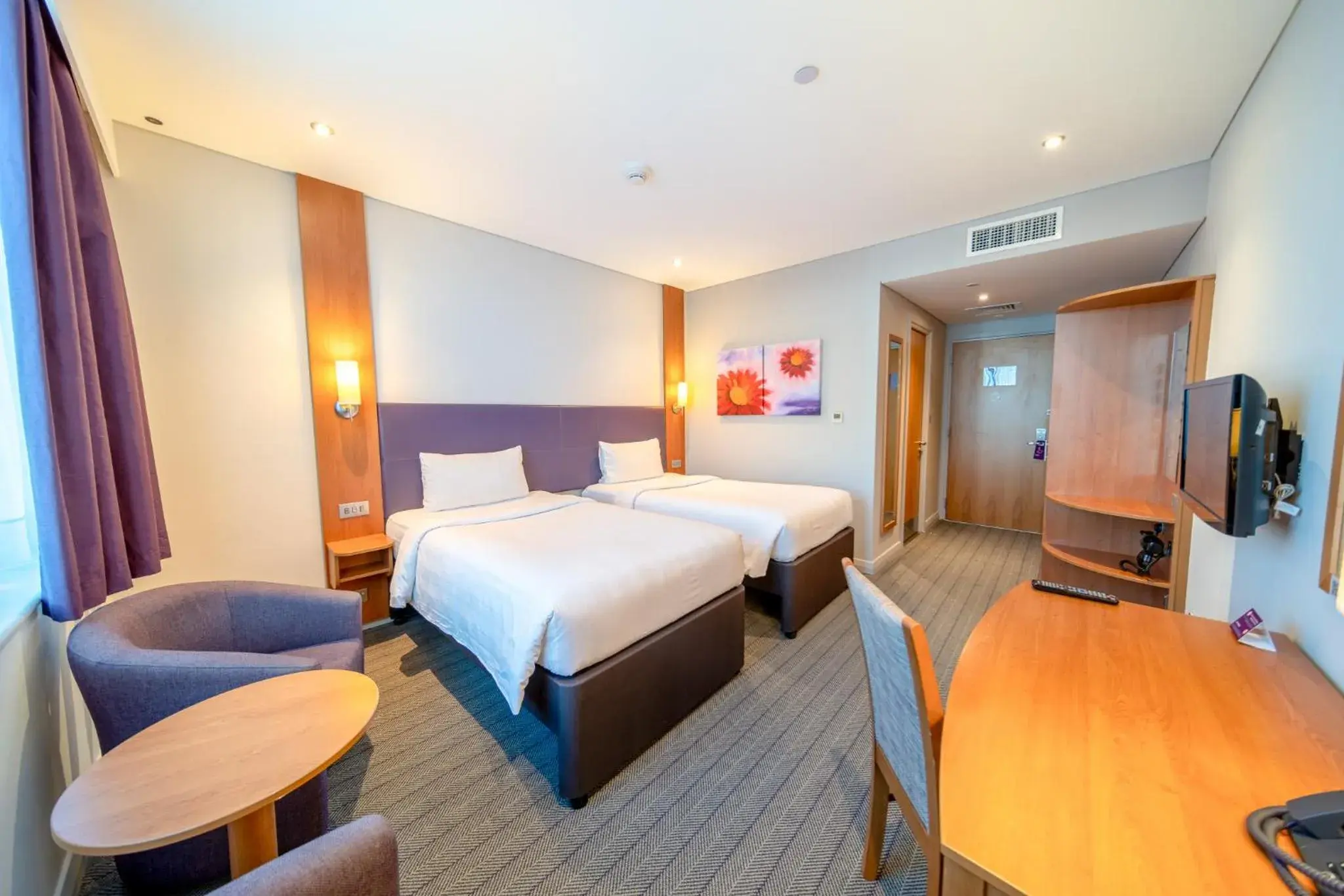 Twin Room - Non Smoking - FREE Airport Shuttle & Yas Island drop off in Premier Inn Abu Dhabi Airport Business Park Twin Room - Non Smoking - FREE Airport Shuttle & Yas Island drop off in Premier Inn Abu Dhabi Airport Business Park