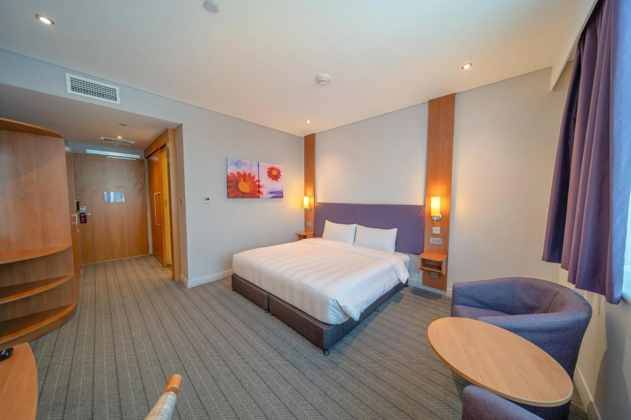 Bed in Premier Inn Abu Dhabi Airport Business Park