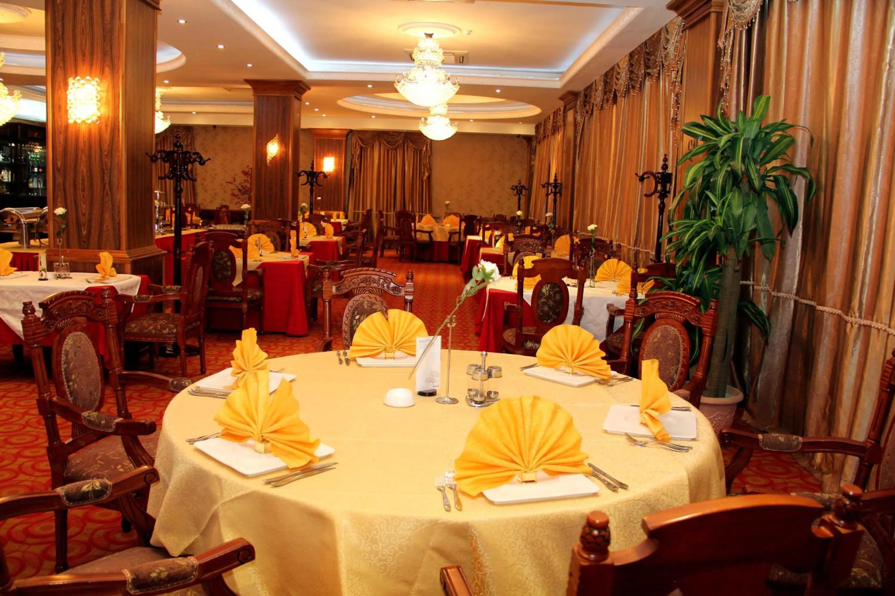 Restaurant/places to eat in UB City Hotel