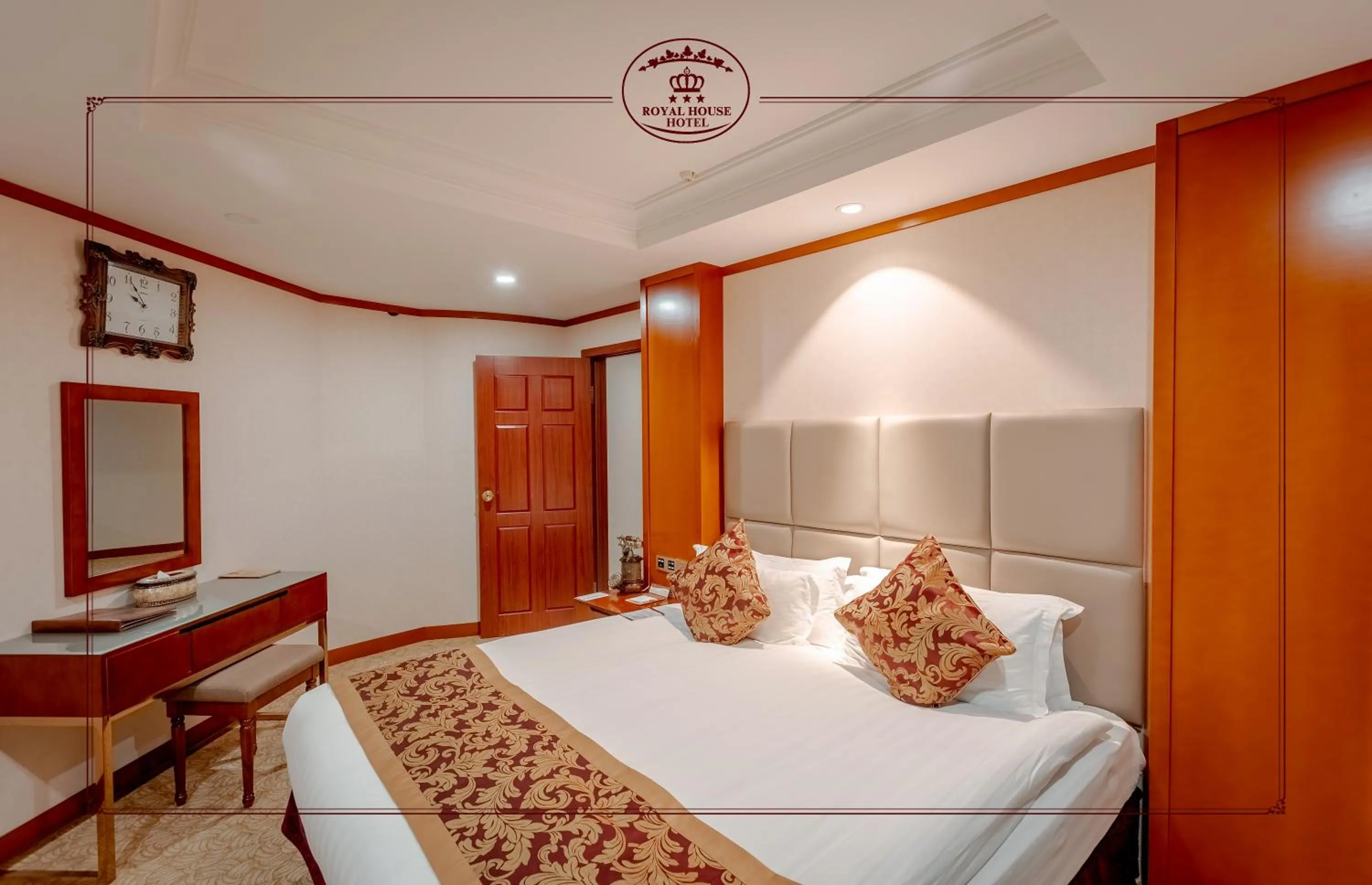 Bed in Royal House Hotel