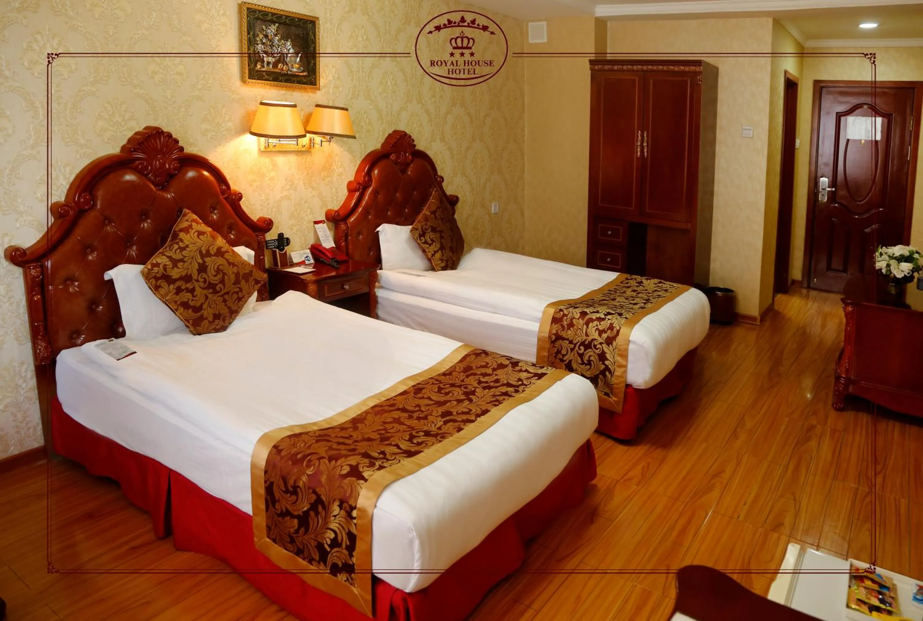 Bed in Royal House Hotel