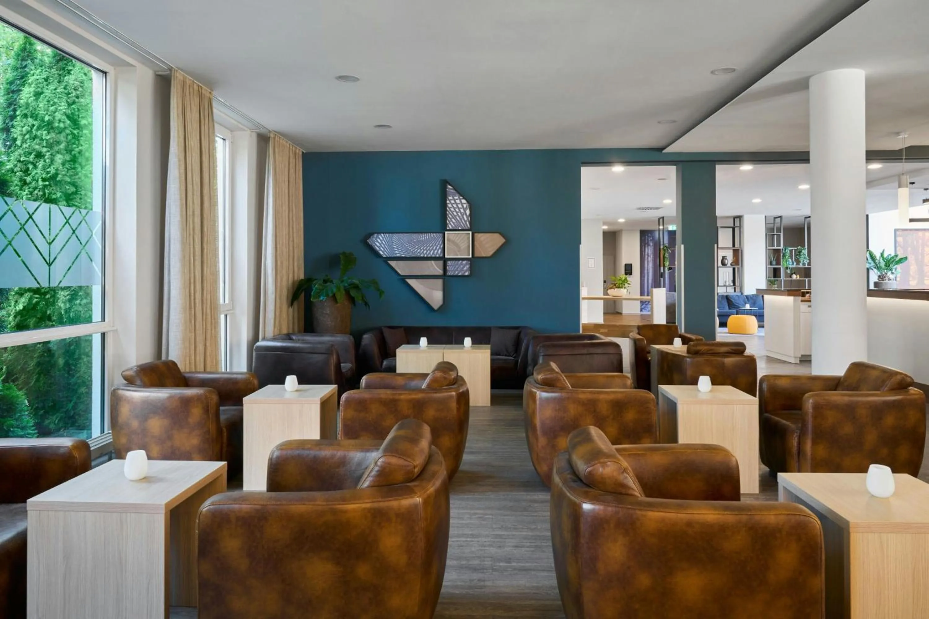 Lounge or bar in Four Points Flex by Sheraton Göttingen