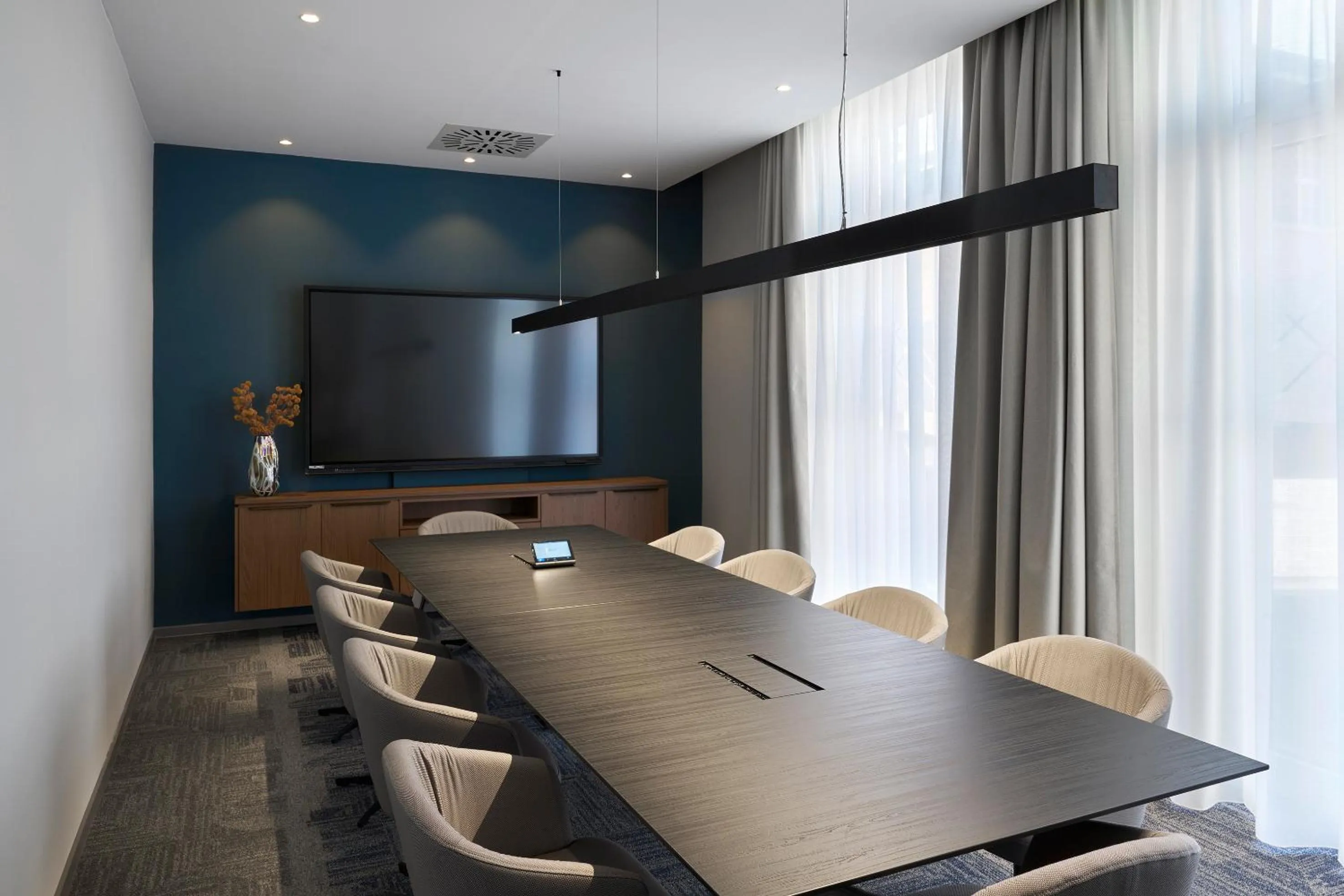 Meeting/conference room in Four Points Flex by Sheraton Göttingen