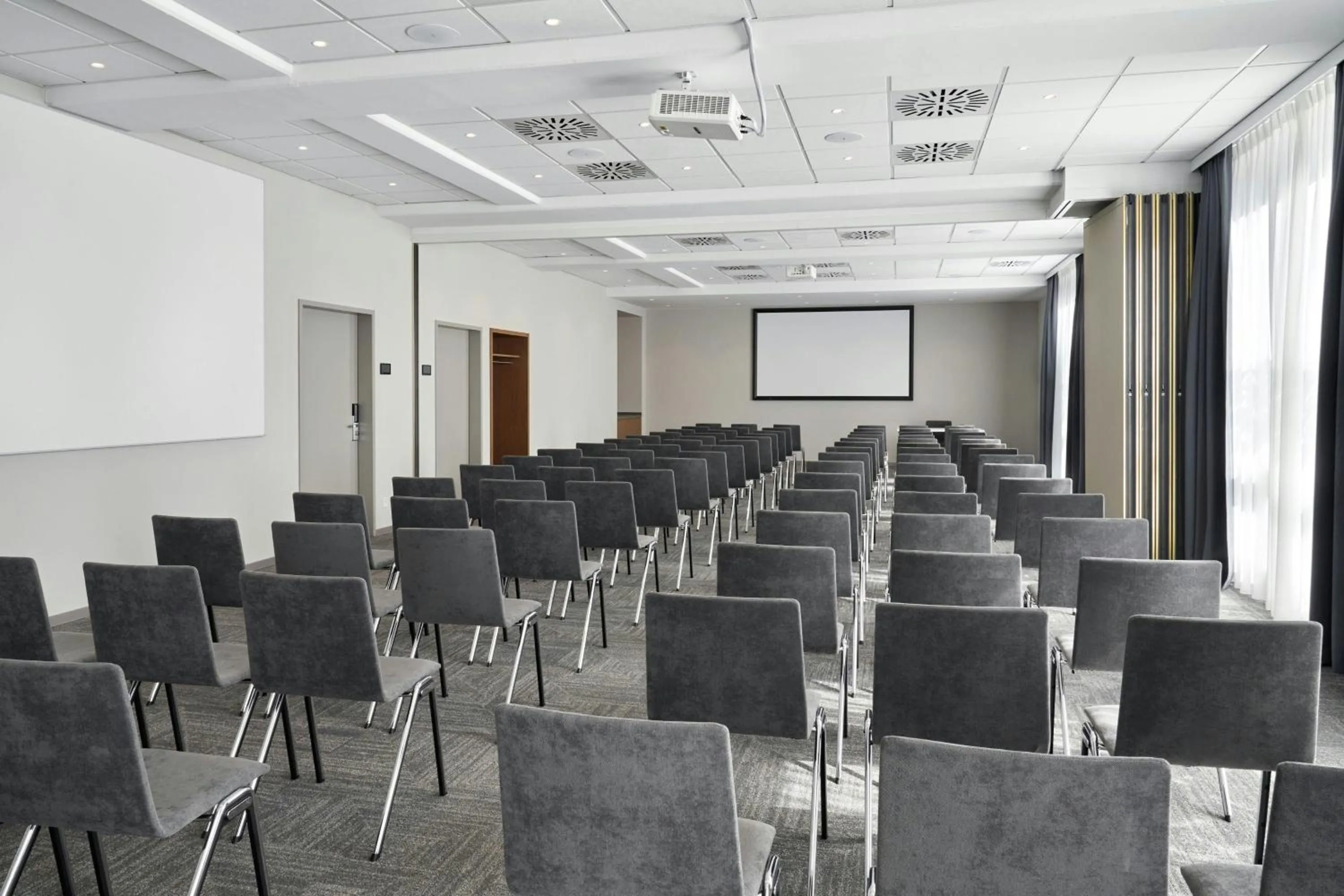 Meeting/conference room in Four Points Flex by Sheraton Göttingen