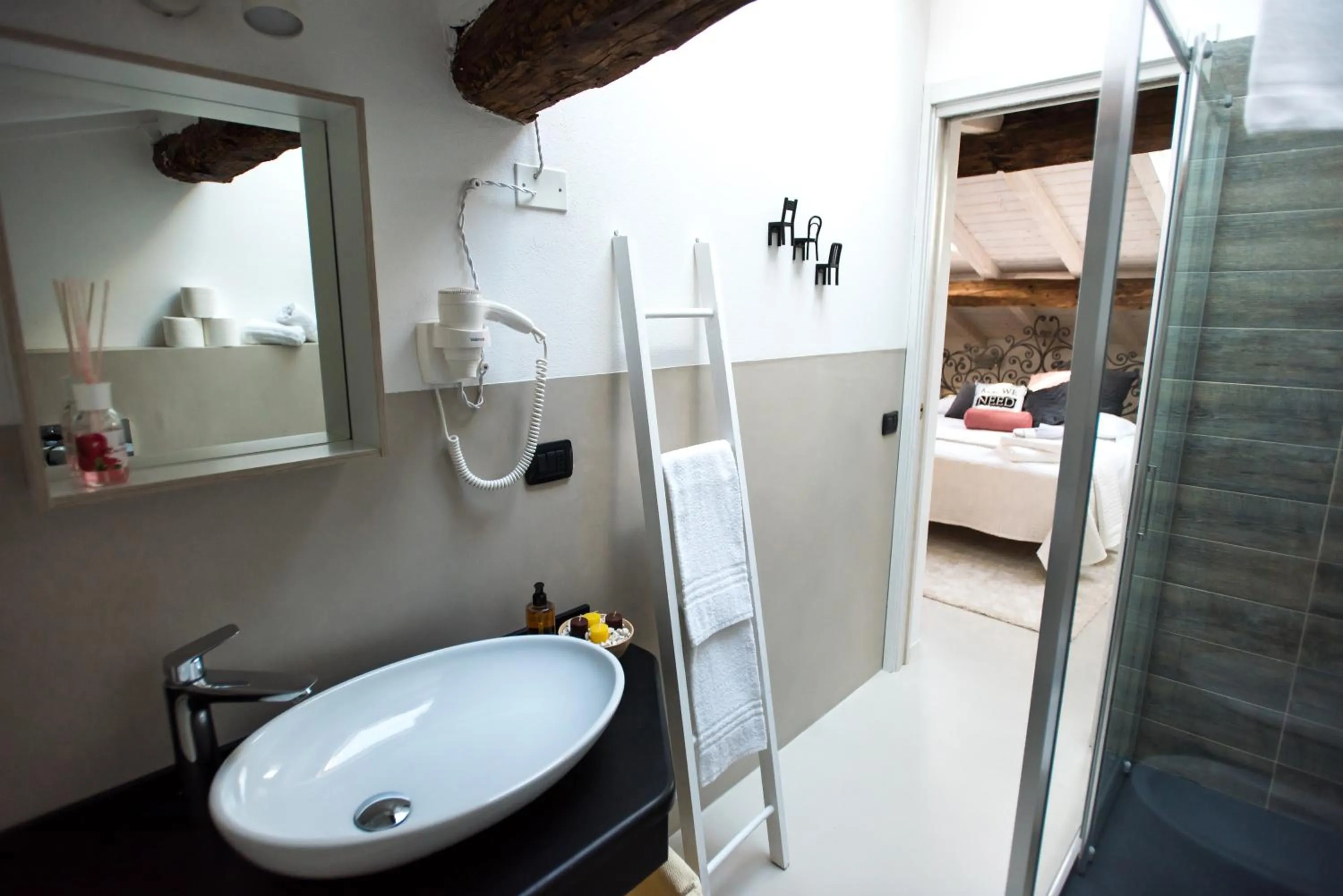 Bathroom, Bed in Luna Sul Tetto