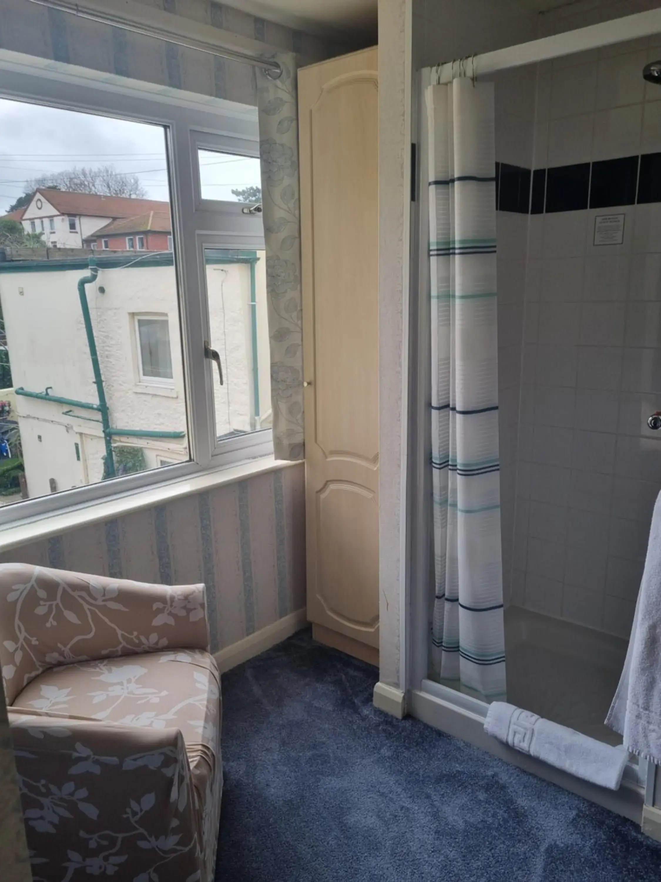 Single Room with Private Bathroom - single occupancy in The Sands Hotel Single Room with Private Bathroom - single occupancy in The Sands Hotel