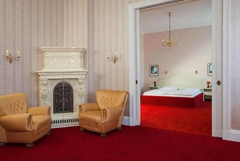 Bed in Hotel Kaiserhof