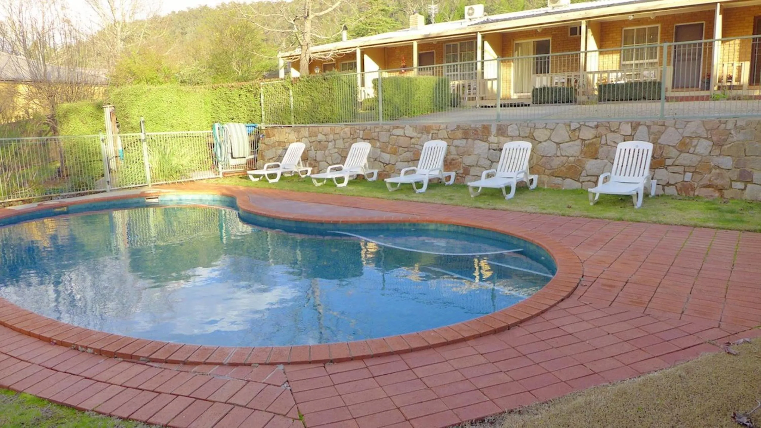  in Bright Avenue Motor Inn