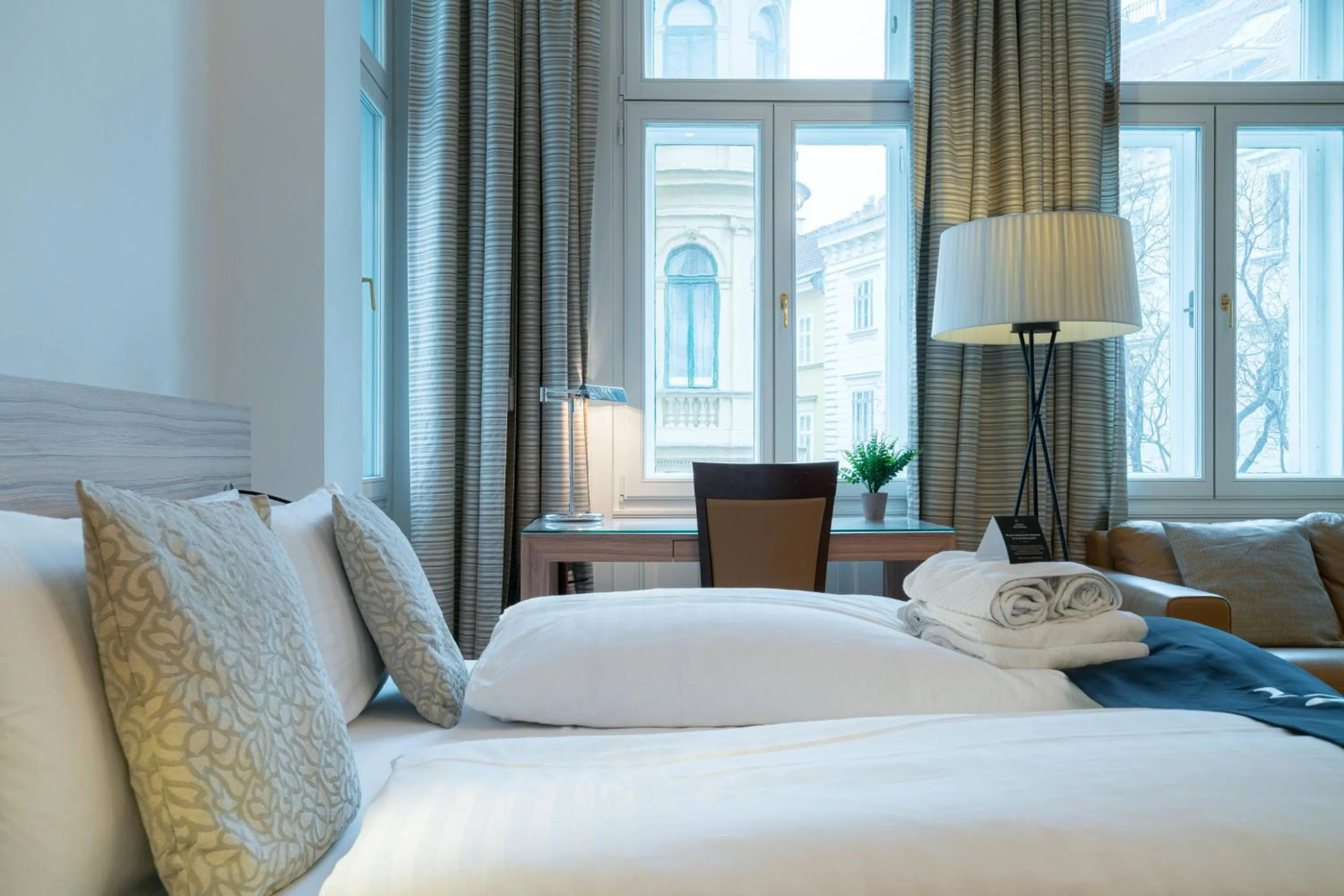 Bed in Vienna Residence, City Hall - Parliament