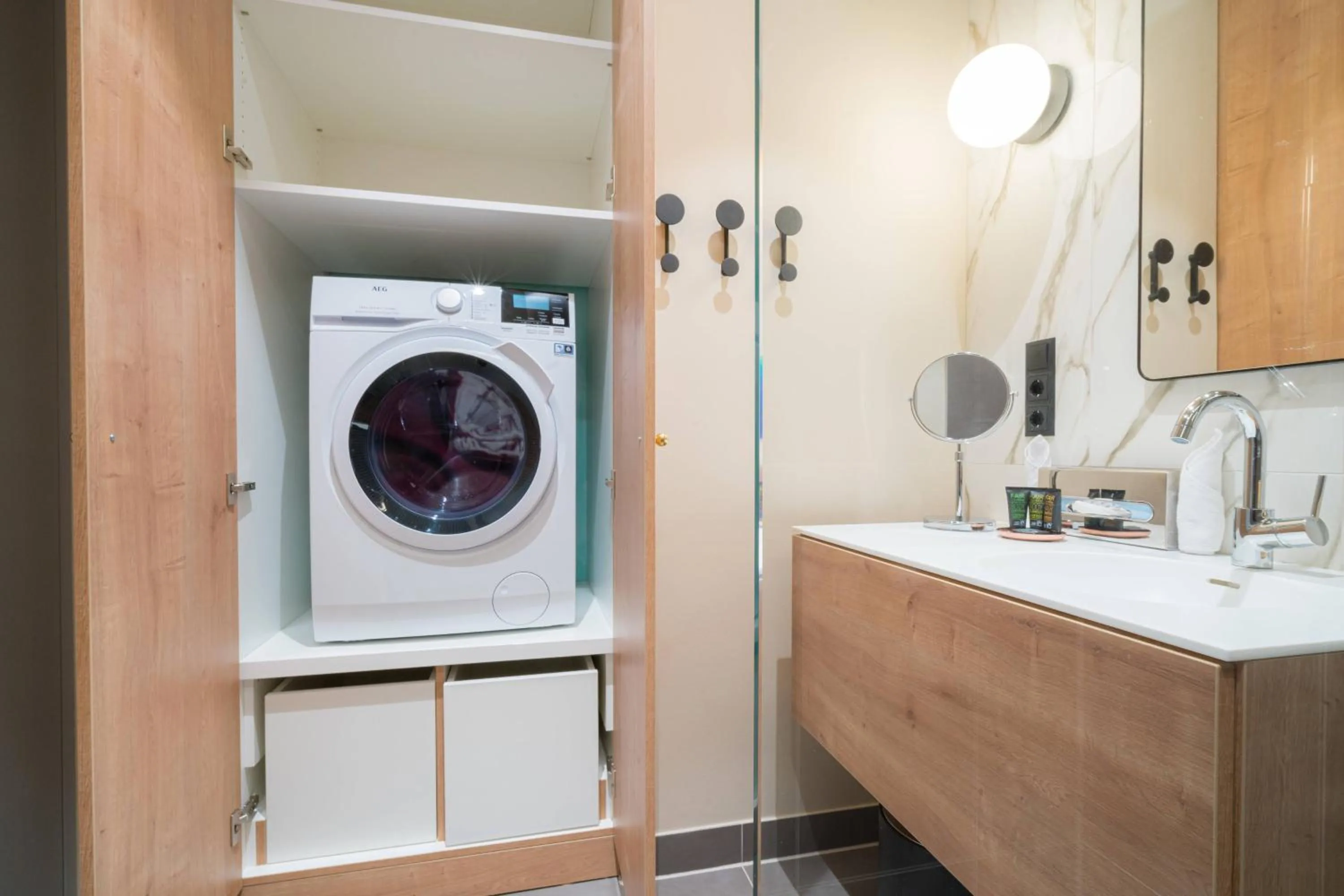 Vienna Residence, City Hall - Parliament