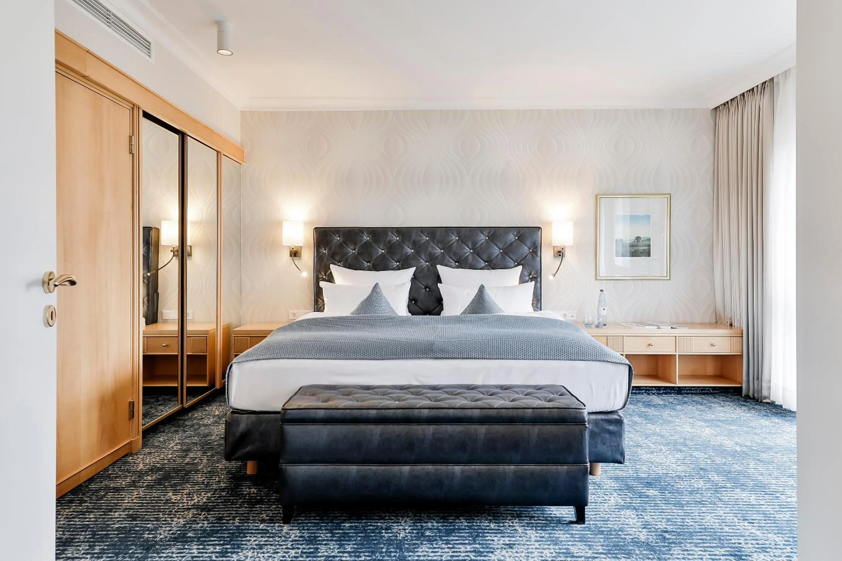 Bed in Dorint Venusberg Bonn