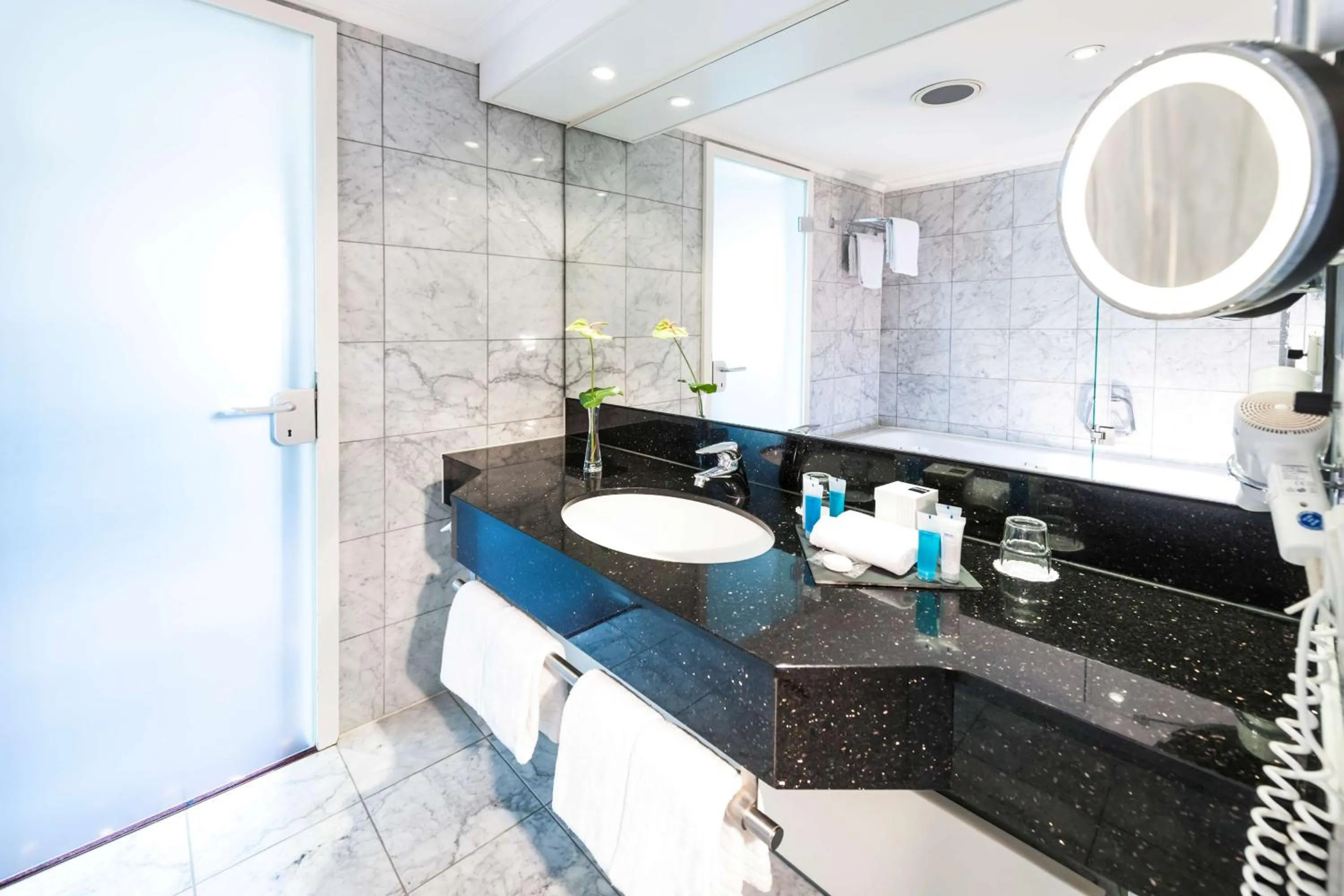 Photo of the whole room in Dorint Venusberg Bonn