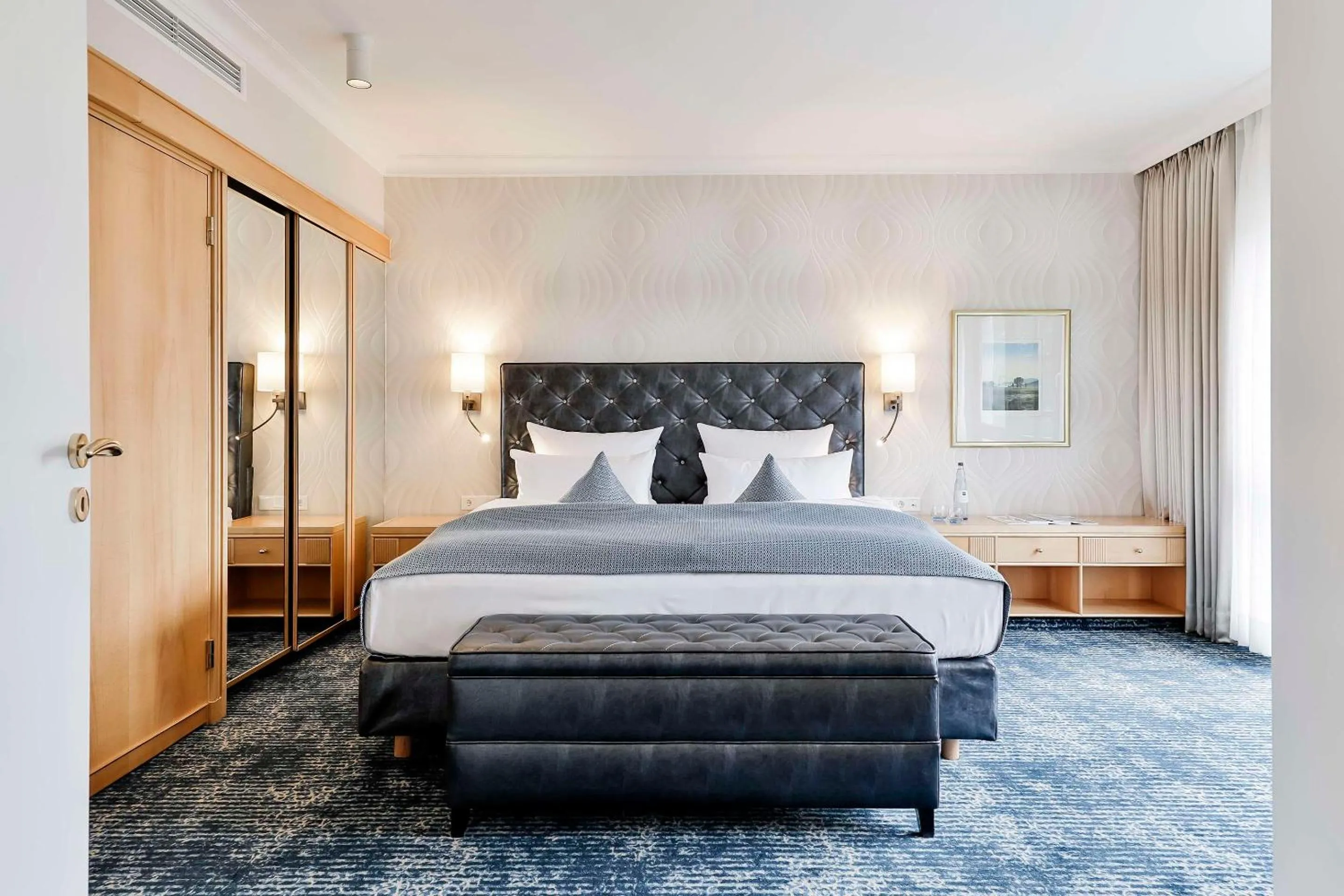 Photo of the whole room, Bed in Dorint Venusberg Bonn