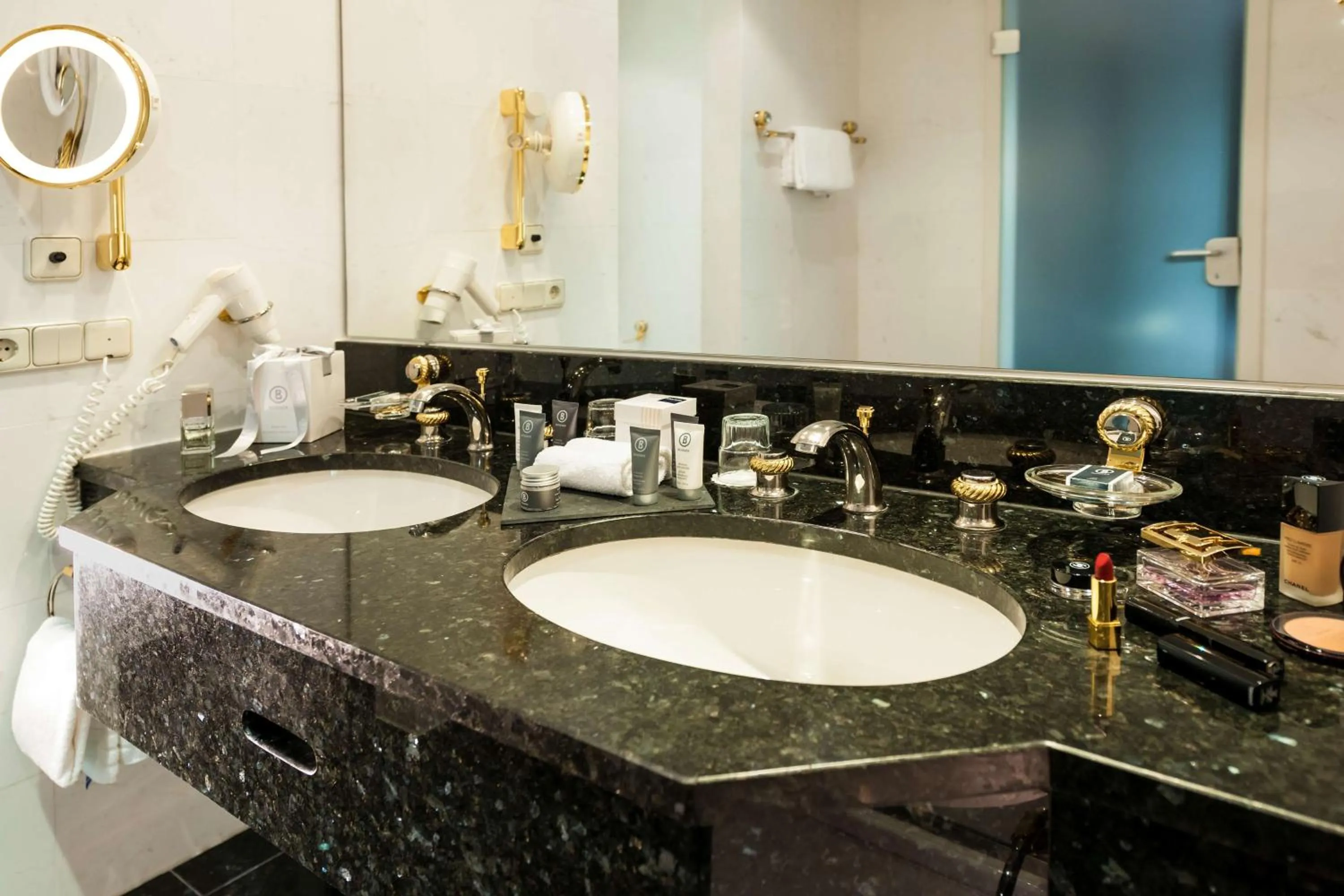 Bathroom in Dorint Venusberg Bonn