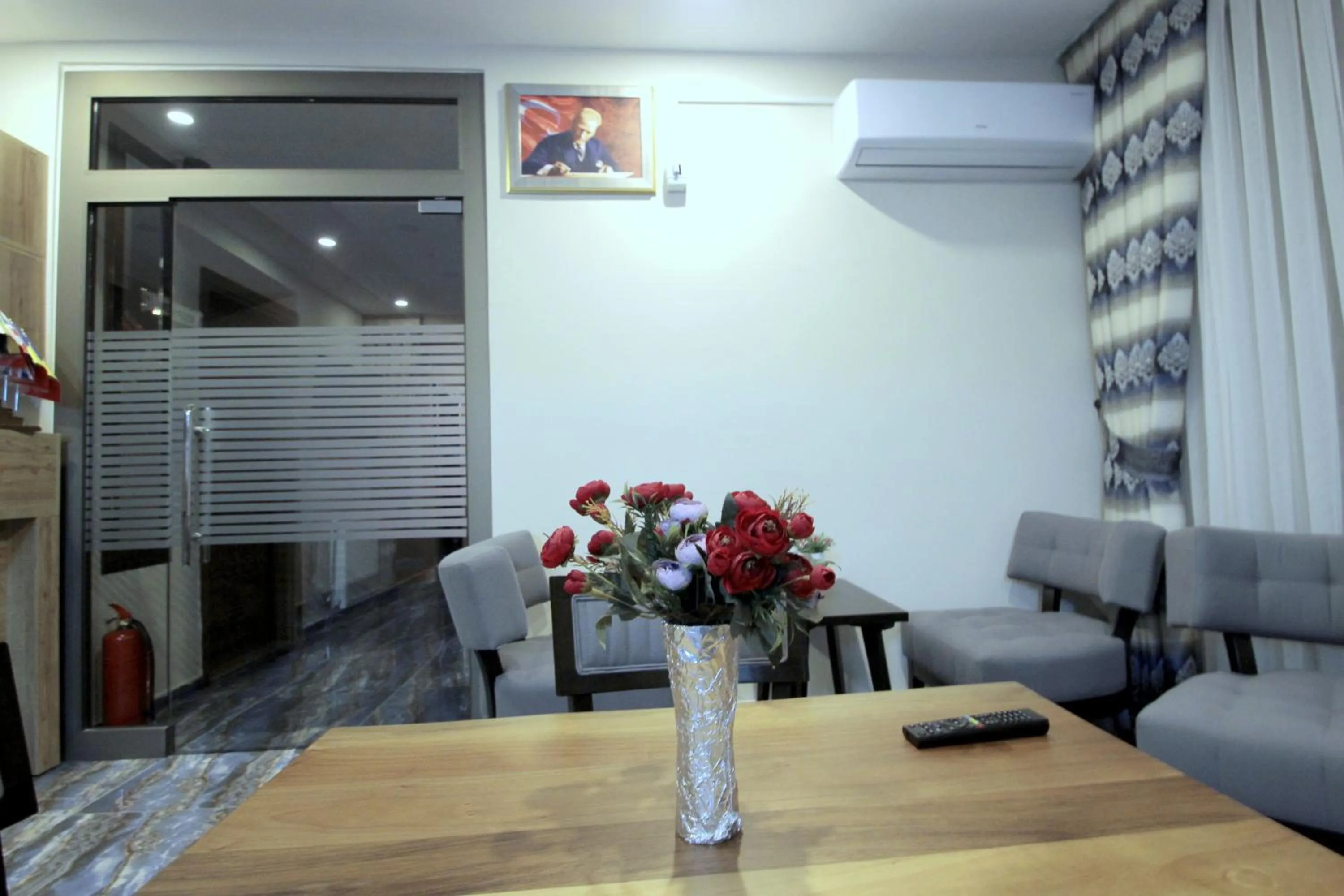 Nightclub / DJ in Butterfly Butik Hotel