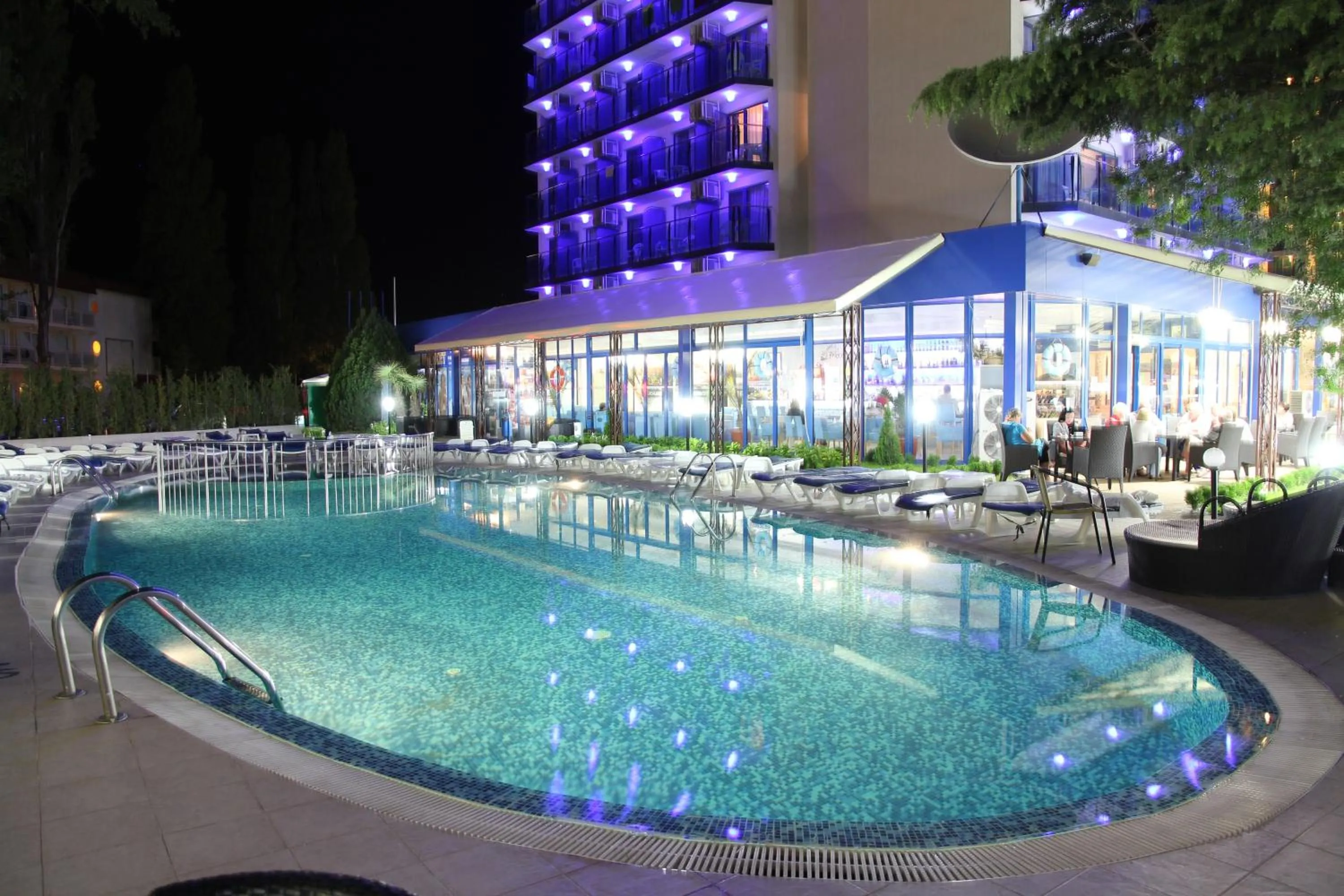 Swimming pool in Palace Hotel - Half Board