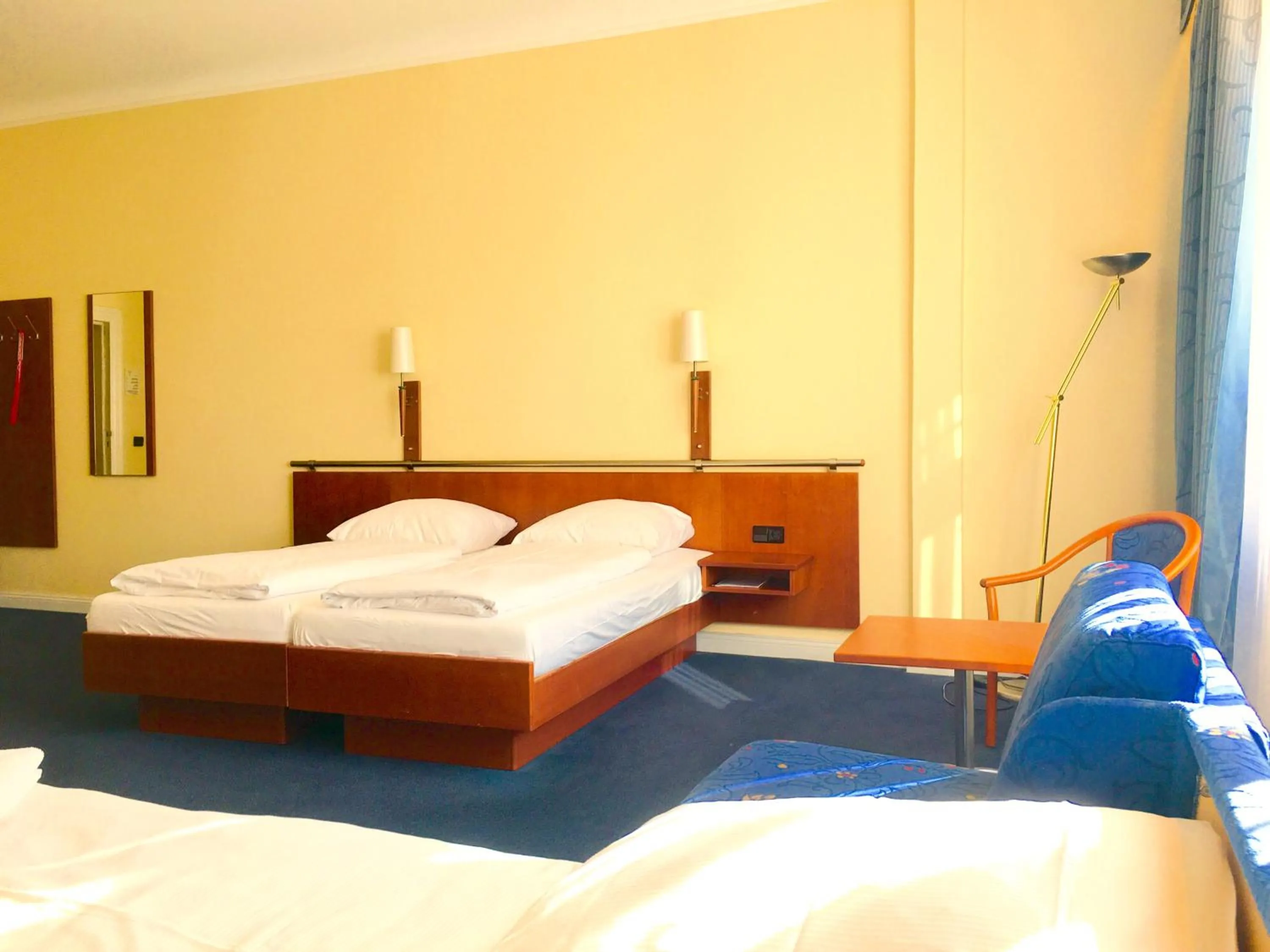 Photo of the whole room, Bed in Kurfürst am Kurfürstendamm